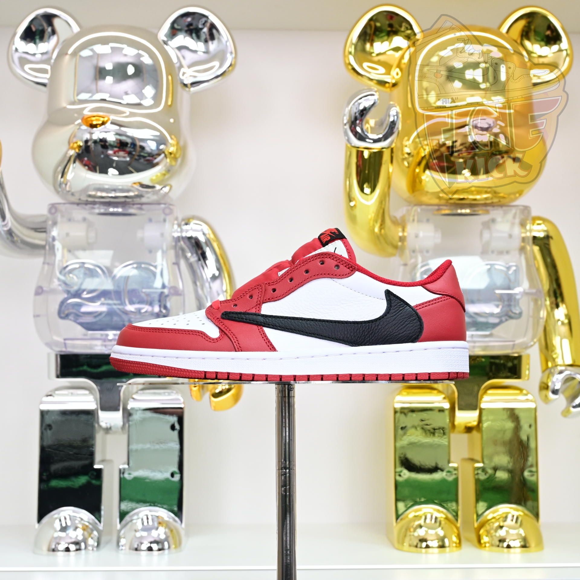 Travis Scott x Air Jordan 1  Low “Chicago”  DM7866-101
