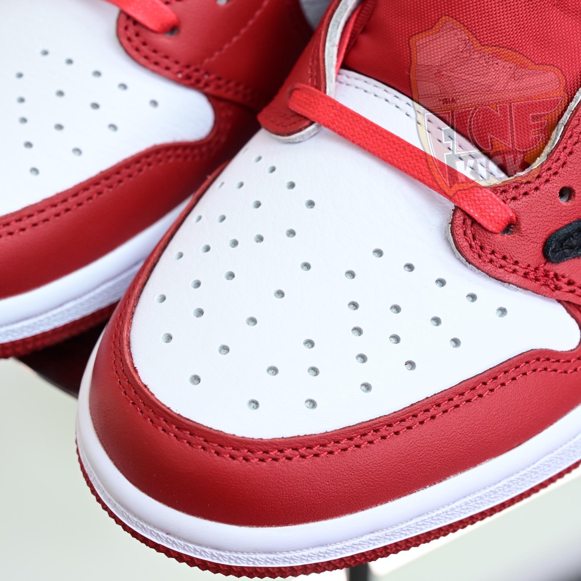 Travis Scott x Air Jordan 1  Low “Chicago”  DM7866-101