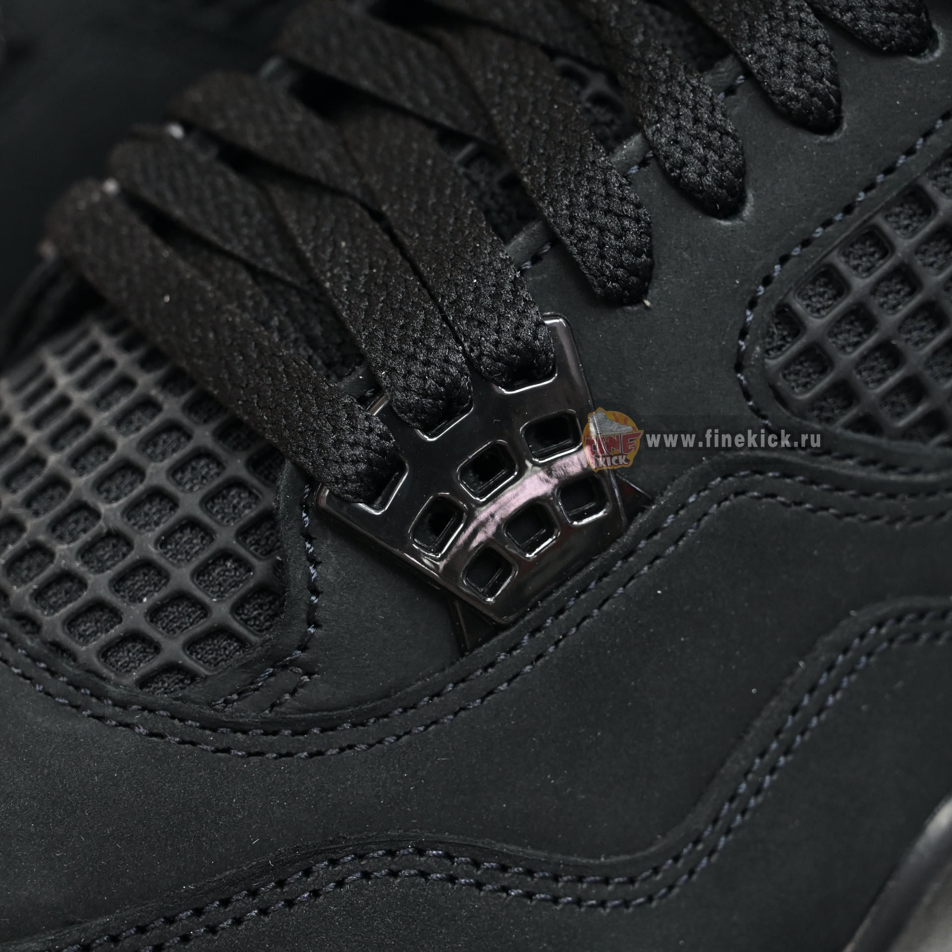 AIR JORDAN 4 RETRO 'BLACK CAT' 2025   FV5029-010