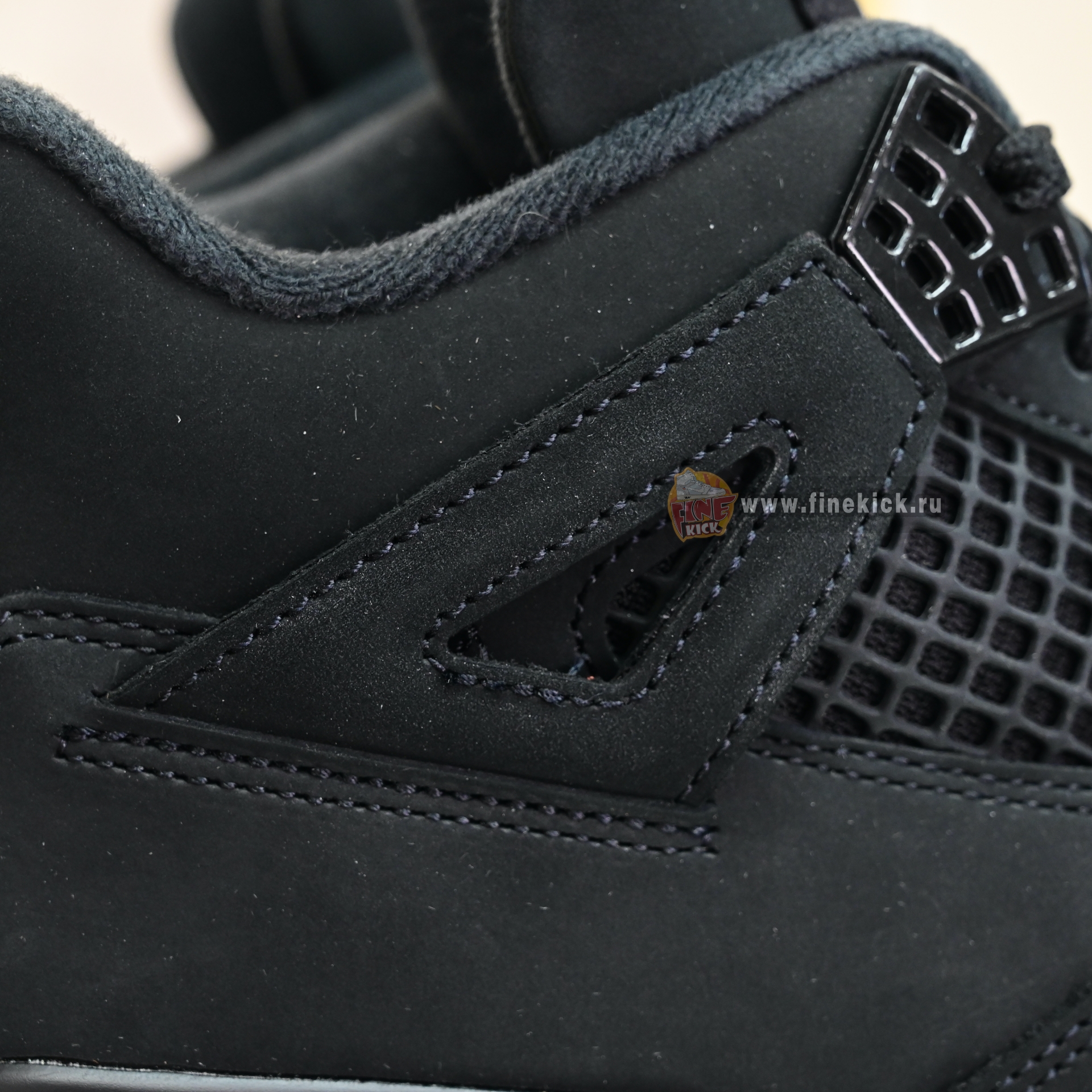 AIR JORDAN 4 RETRO 'BLACK CAT' 2025   FV5029-010