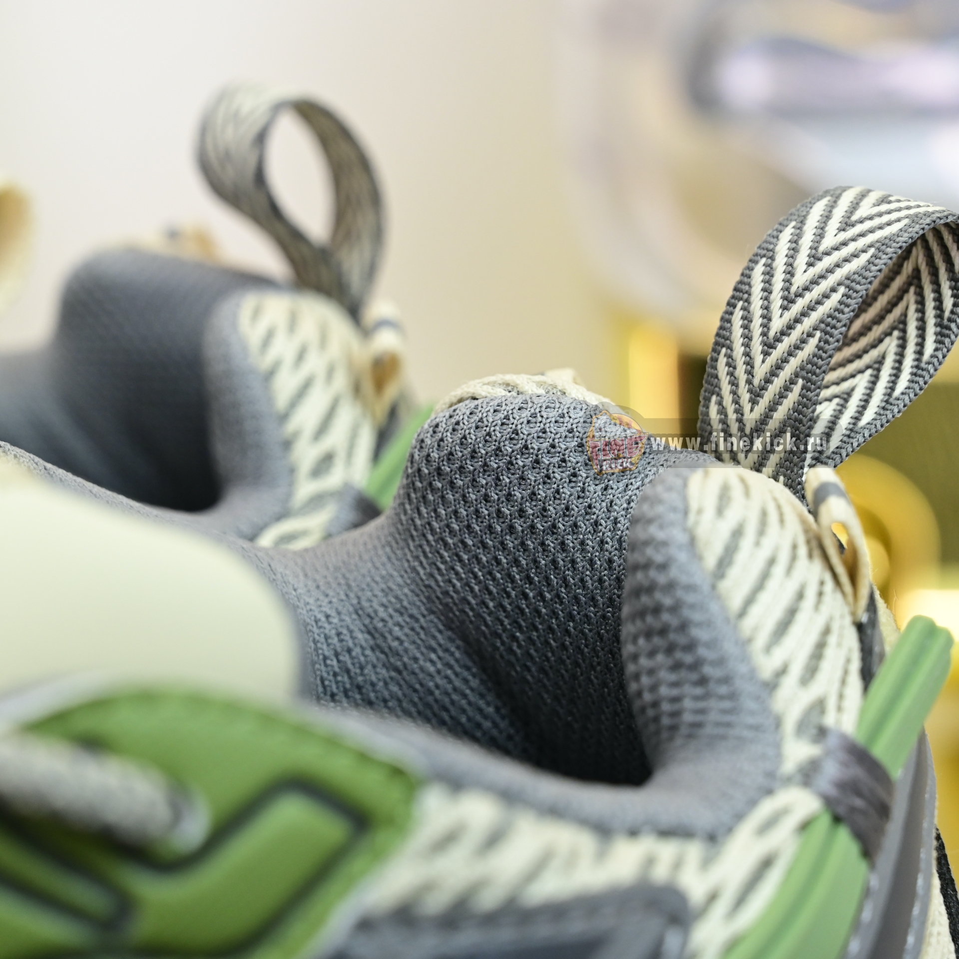 OFF-WHITE BE RIGHT BACK