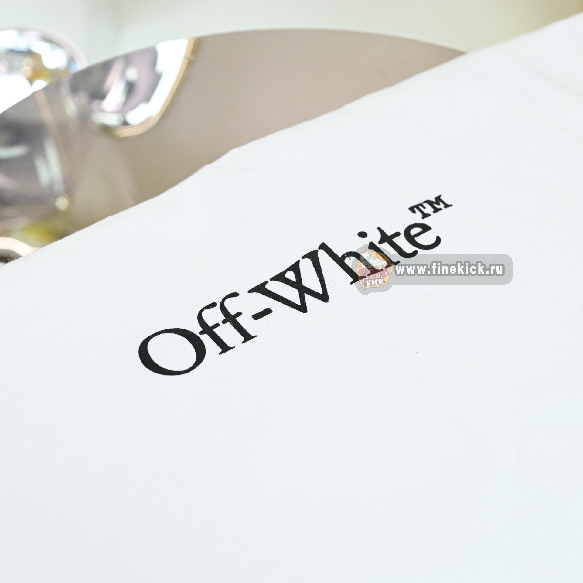 OFF-WHITE BE RIGHT BACK