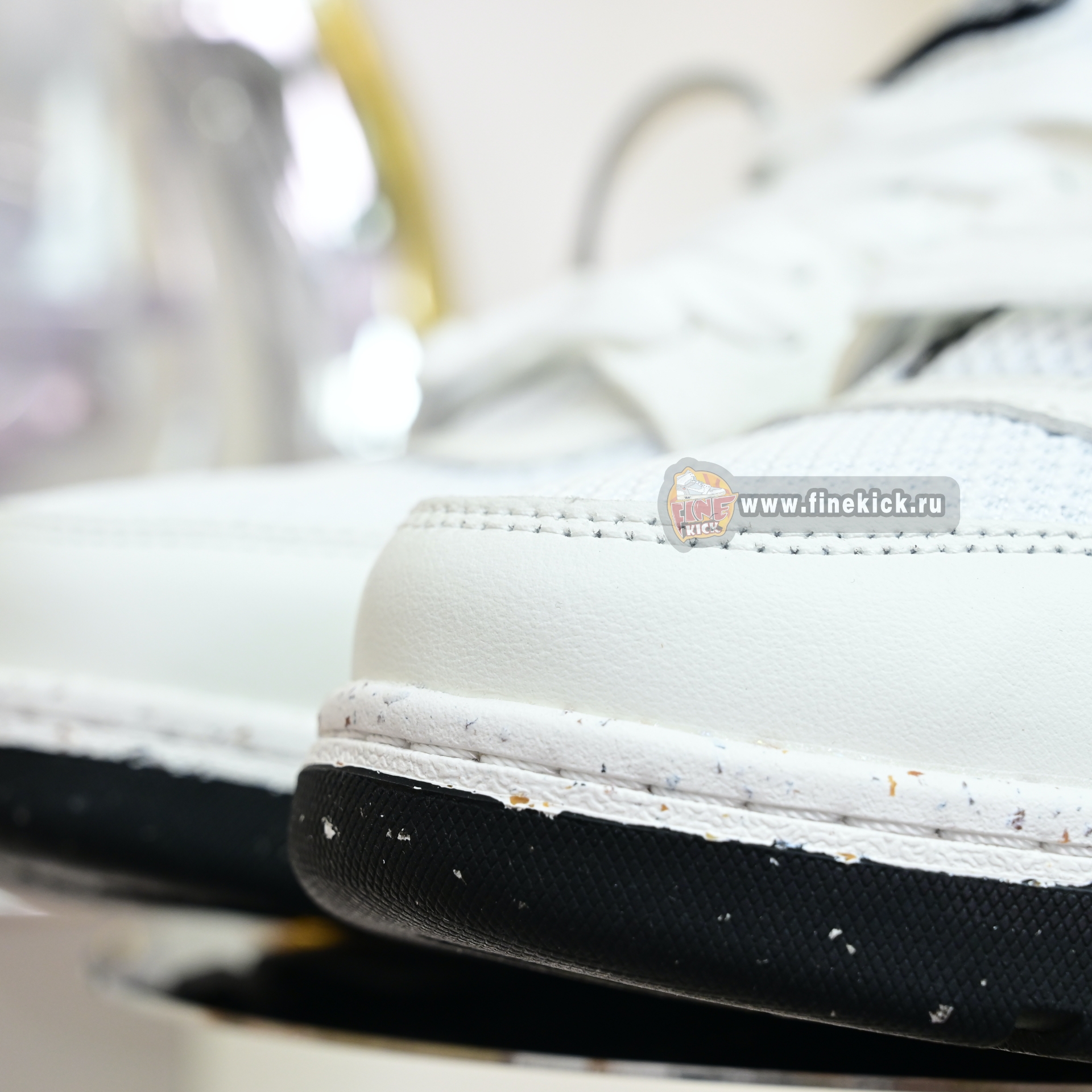 OFF-WHITE Out Of Offce