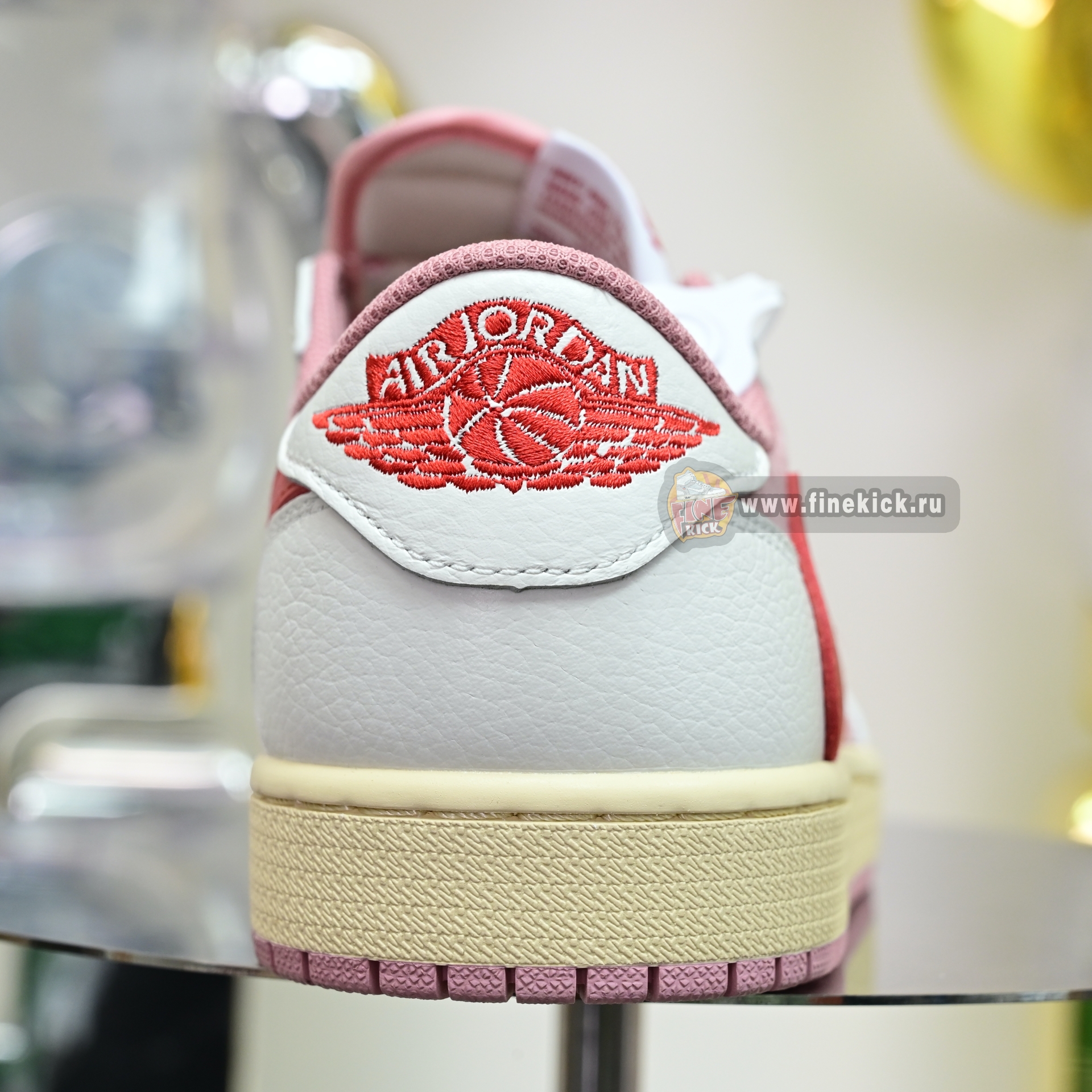 Travis Scott x Air Jordan 1  Low DM7866-100