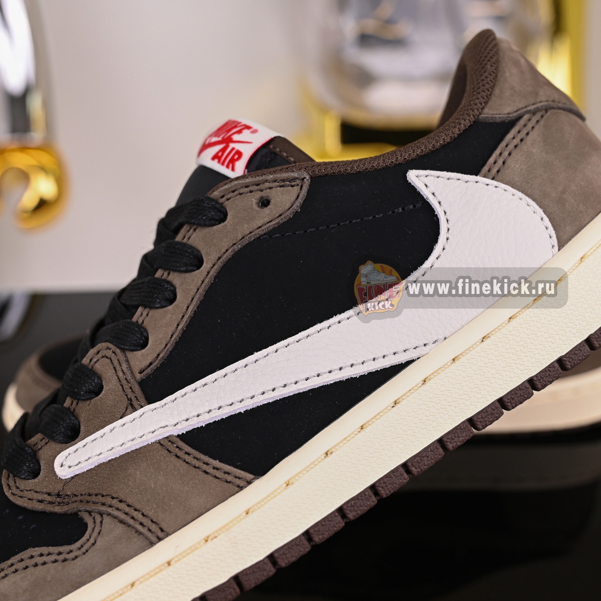 Travis Scott x Air Jordan 1mLow OG TS SP CQ4277-001