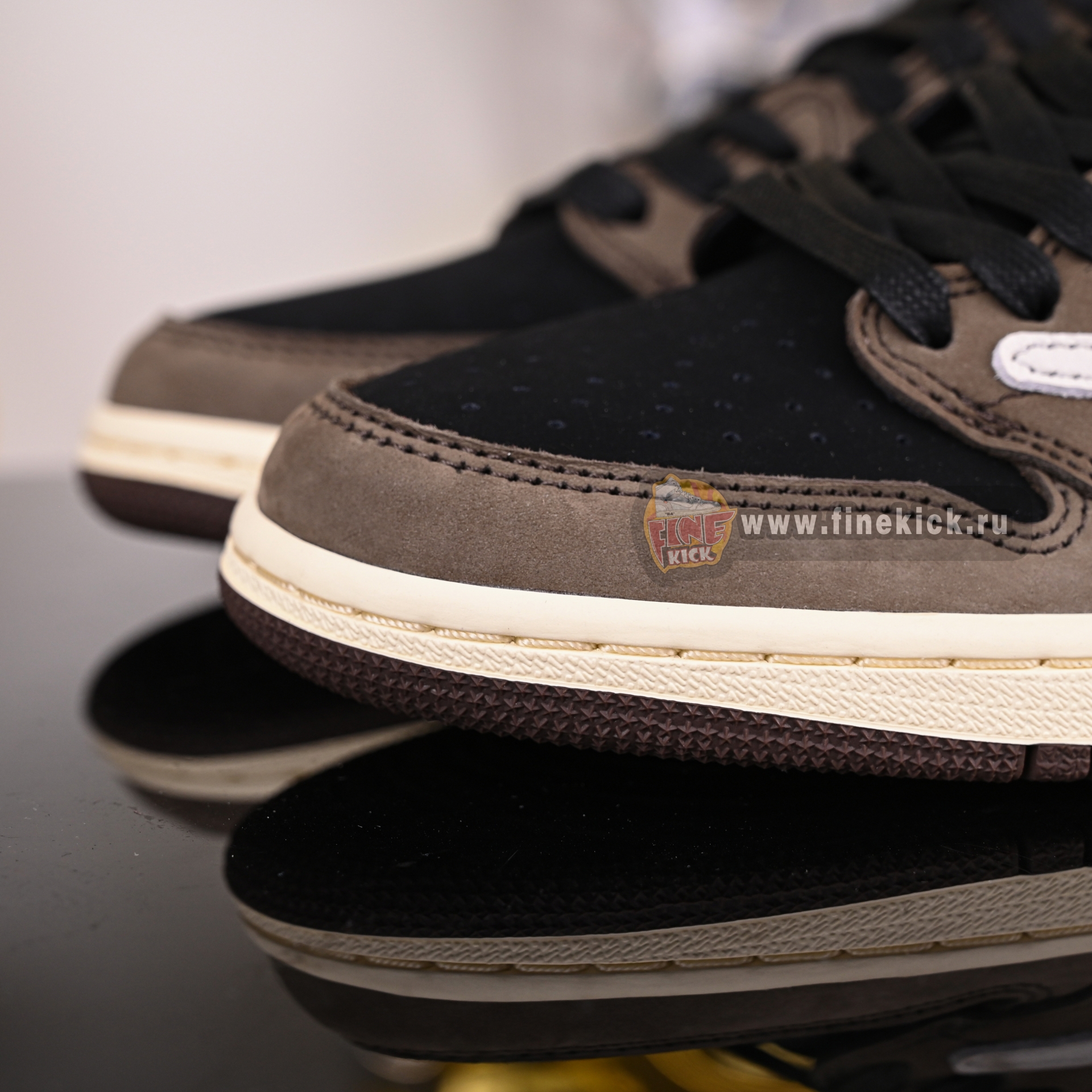 Travis Scott x Air Jordan 1mLow OG TS SP CQ4277-001