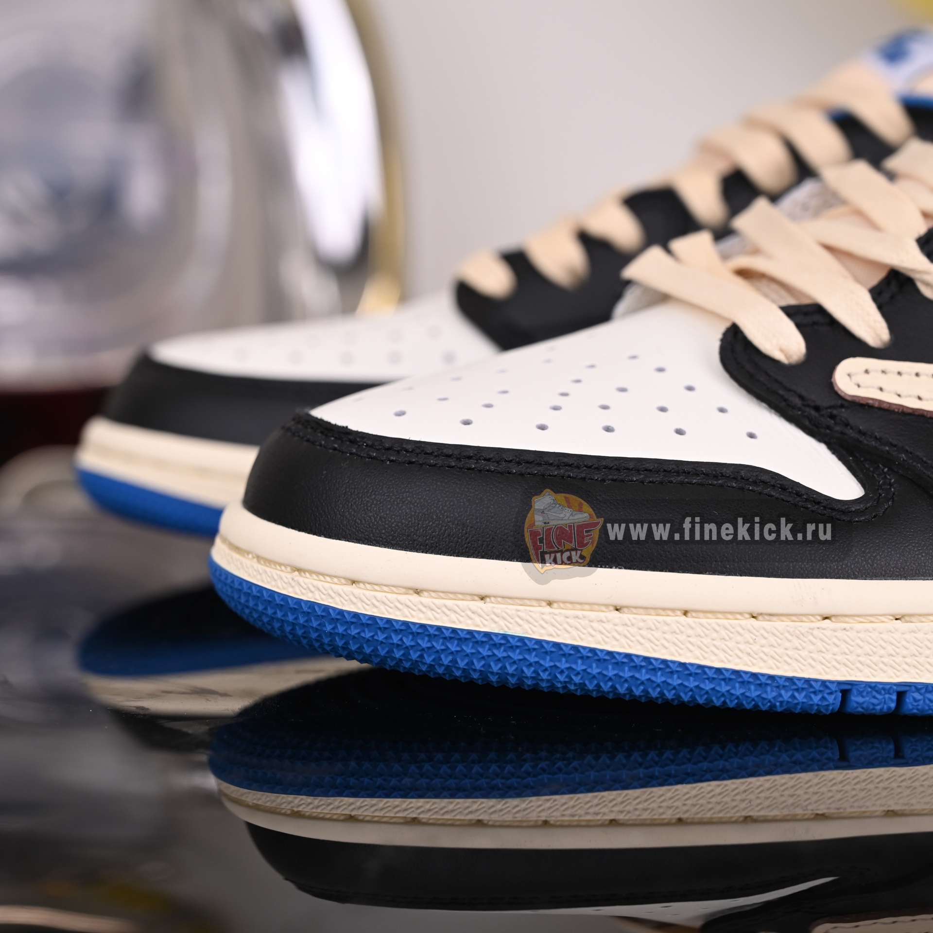 FRAGMENT DESIGN X TRAVIS SCOTT X AIR JORDAN 1 LOW DM7866-140