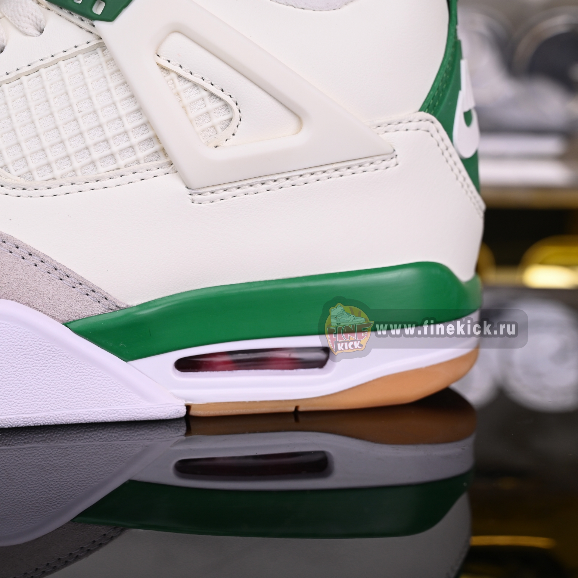 NIKE SB X AIR JORDAN 4 RETRO 'PINE GREEN' DR5415-103