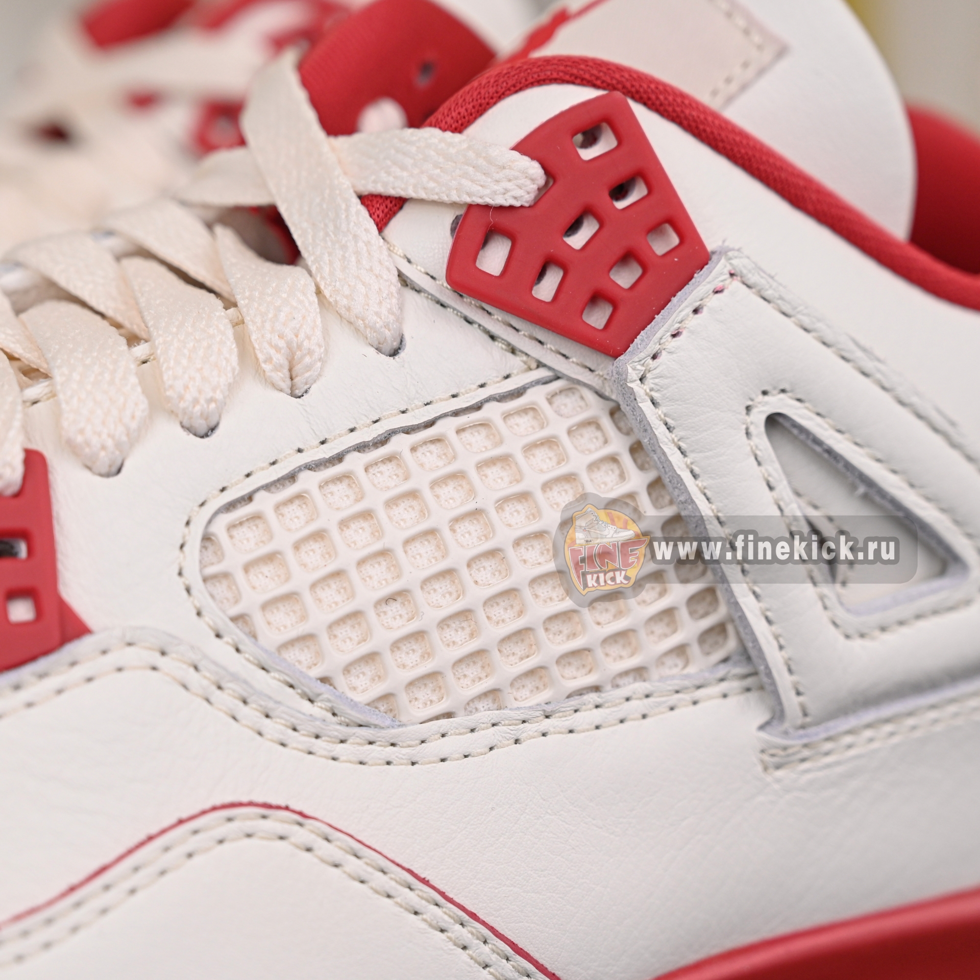 Air Jordan 4 Retro“Sierra Red” HV0823-108