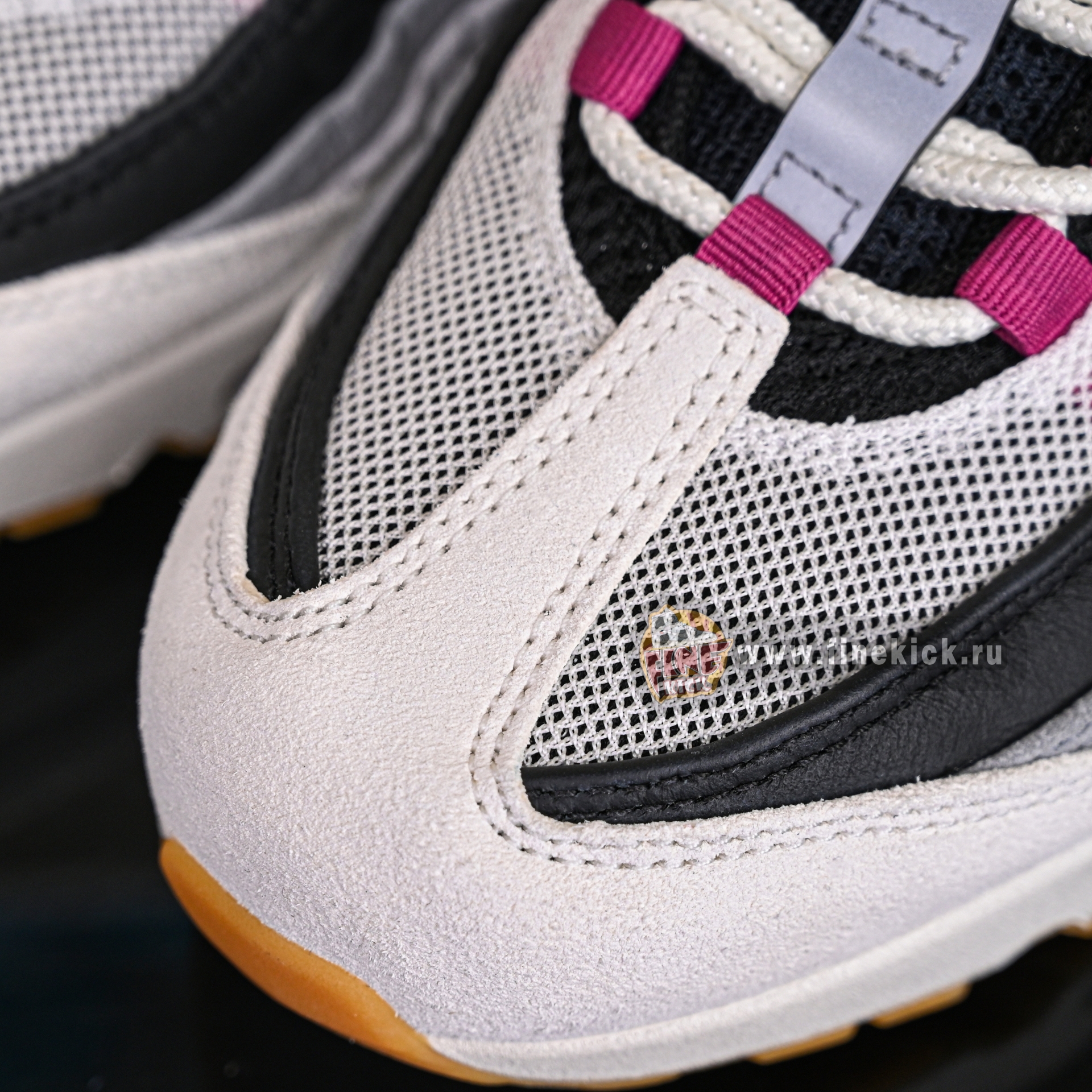 Nike SB x Air Max 95“SummitWhite/Photon Dust”  HF7545-100