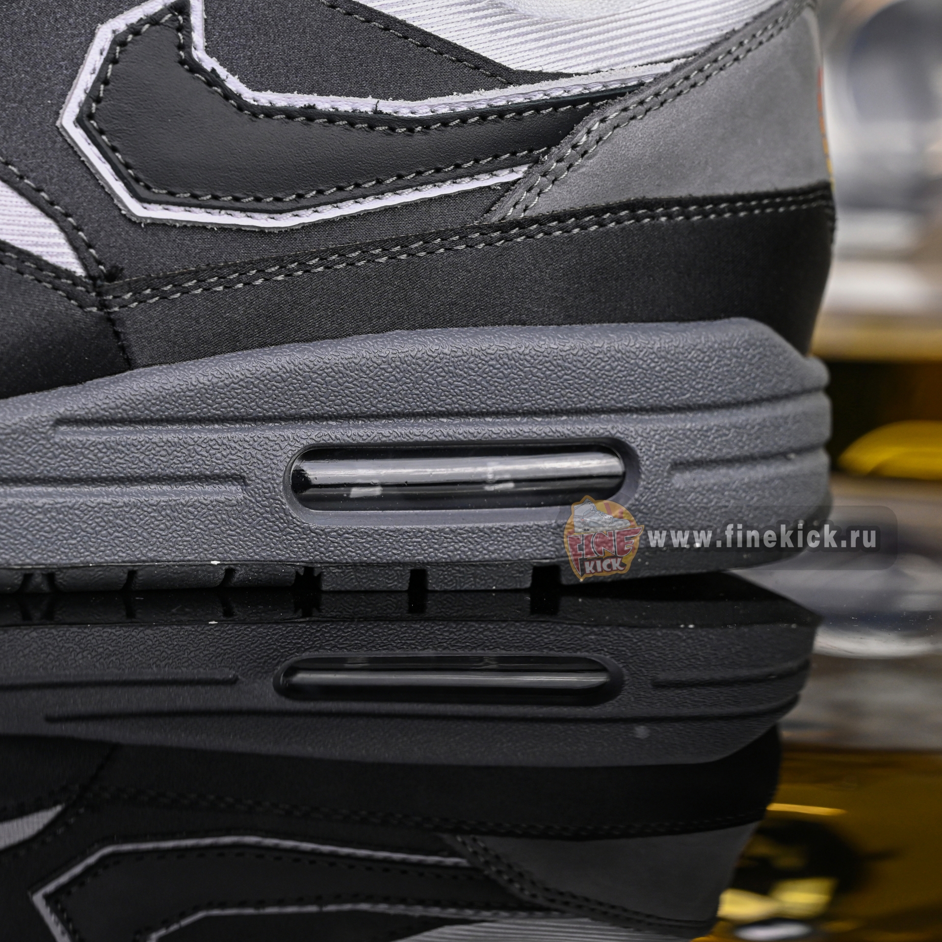 SWOOSH x Nike Air Max 1