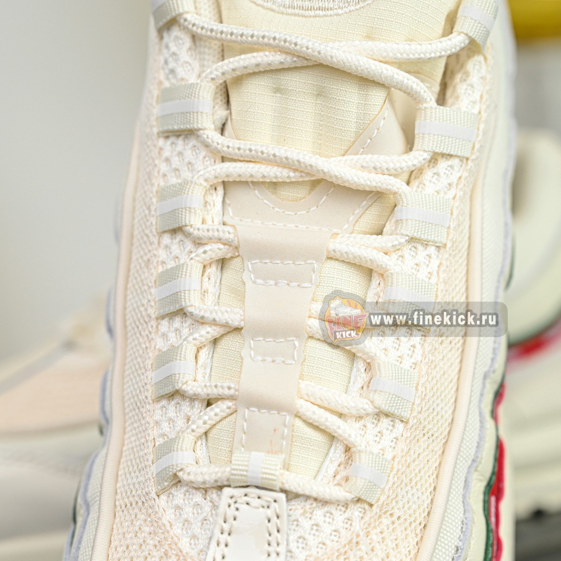 UNDEFEATED x Nike Air Max 95 OG Big Bubble   IB4453-100