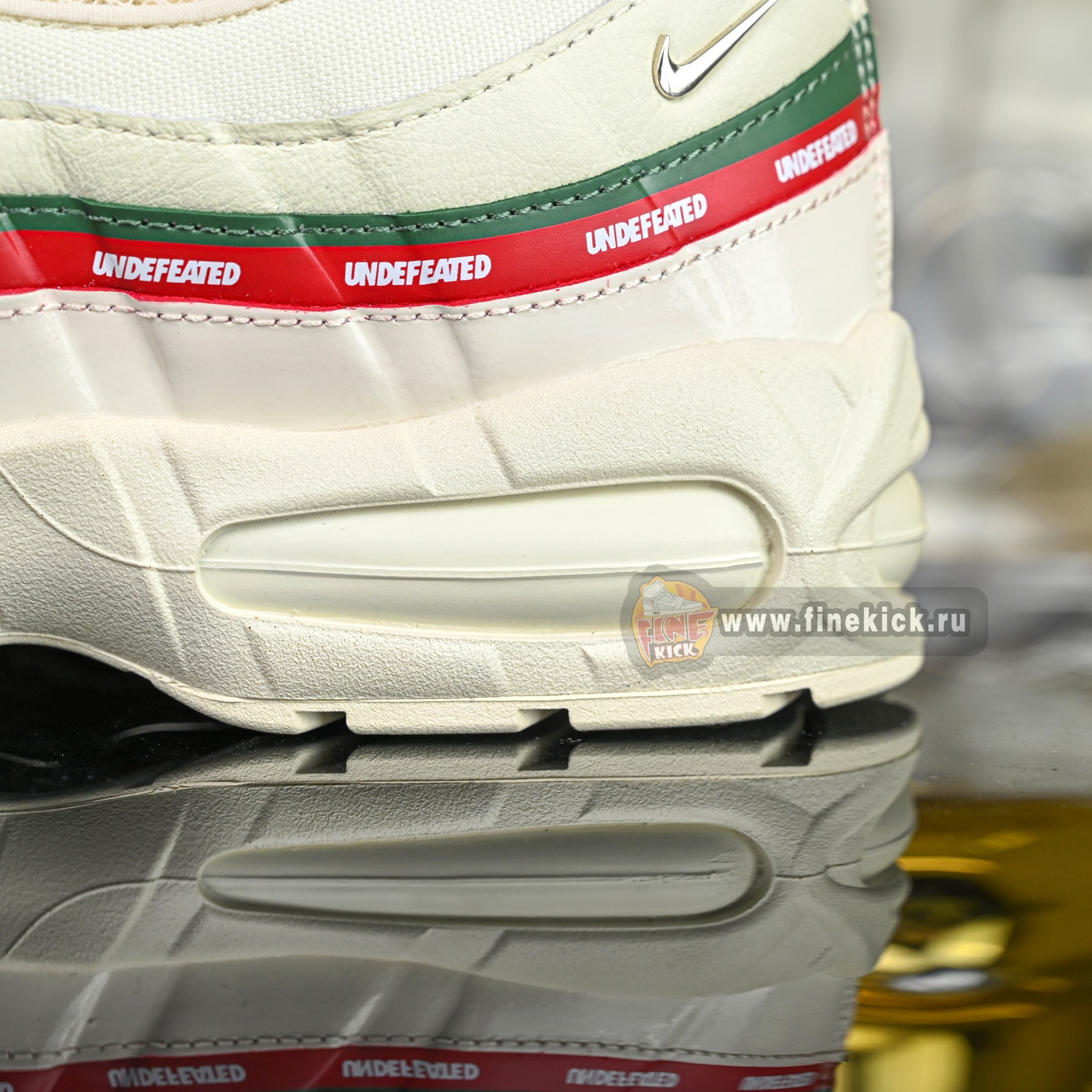 UNDEFEATED x Nike Air Max 95 OG Big Bubble   IB4453-100