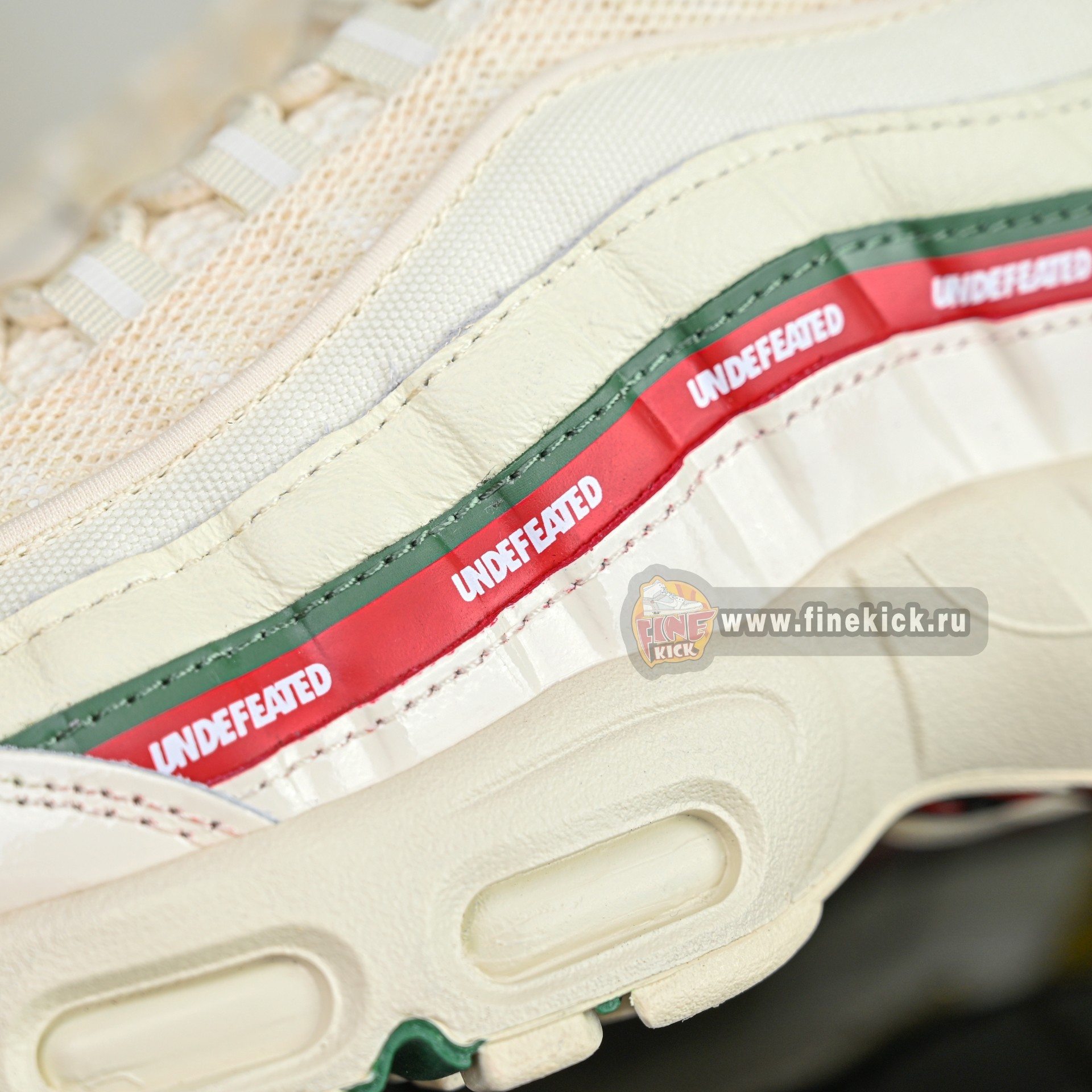 UNDEFEATED x Nike Air Max 95 OG Big Bubble   IB4453-100