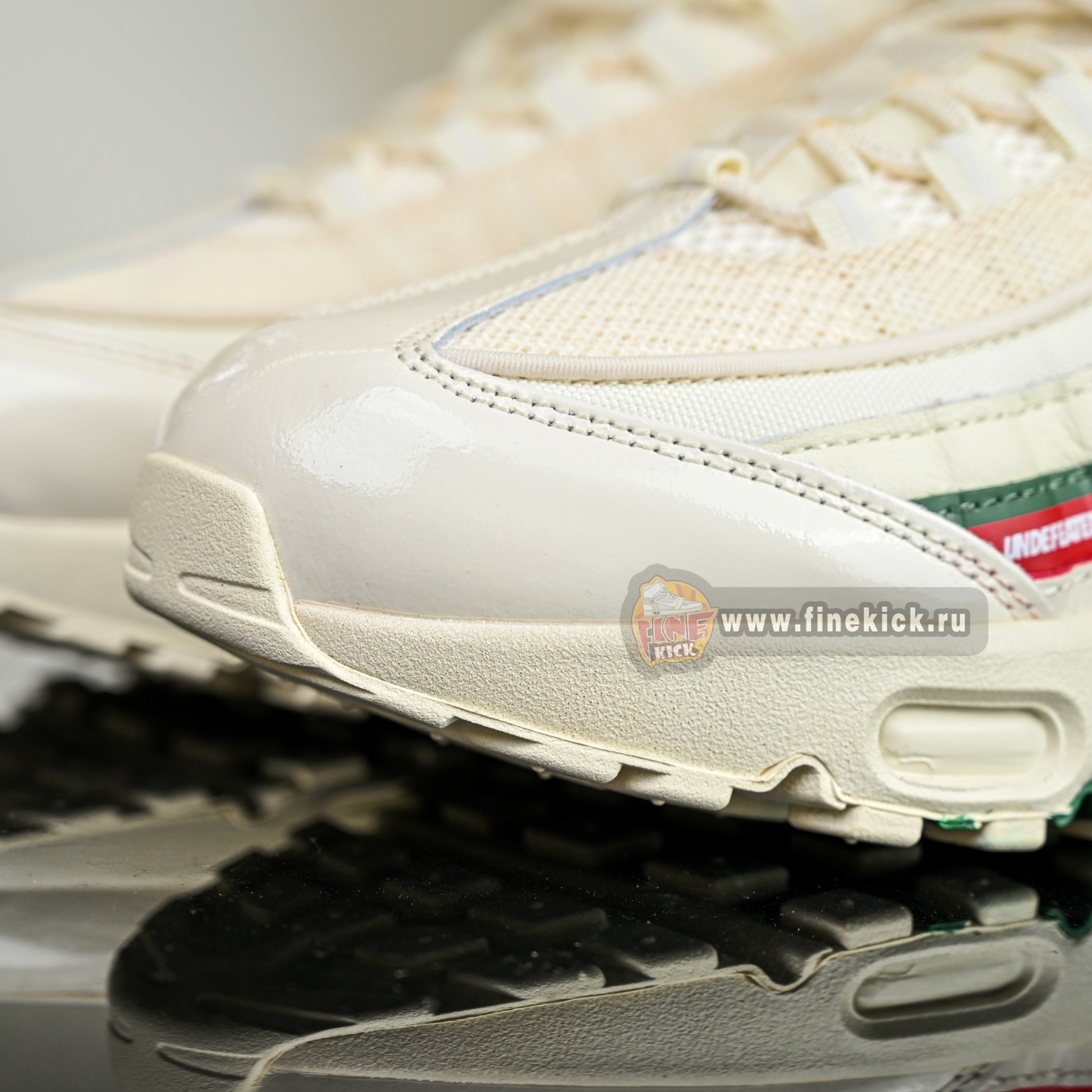 UNDEFEATED x Nike Air Max 95 OG Big Bubble   IB4453-100