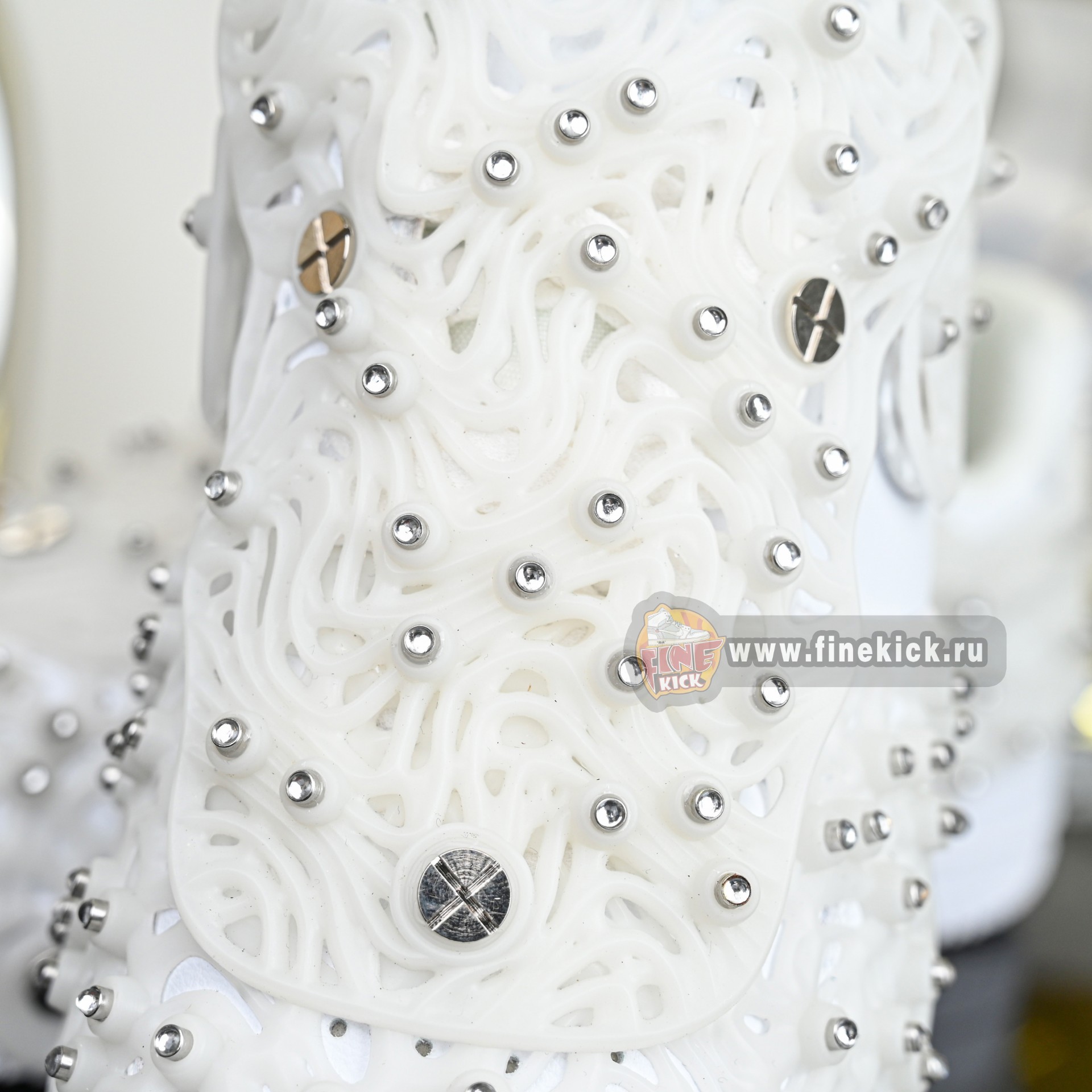 Swarovski X Nike Air Force 1 LXX  CV7668-100