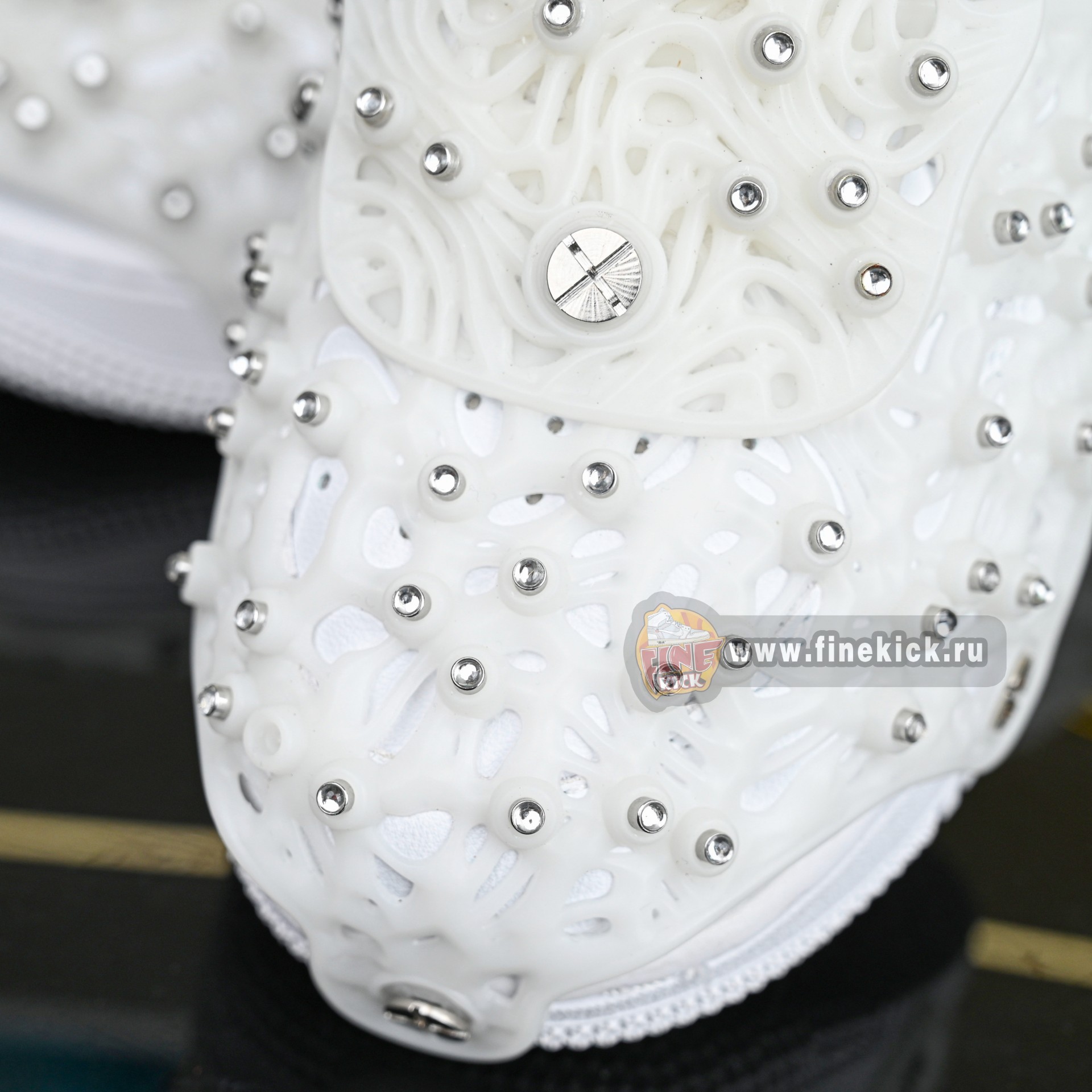 Swarovski X Nike Air Force 1 LXX  CV7668-100
