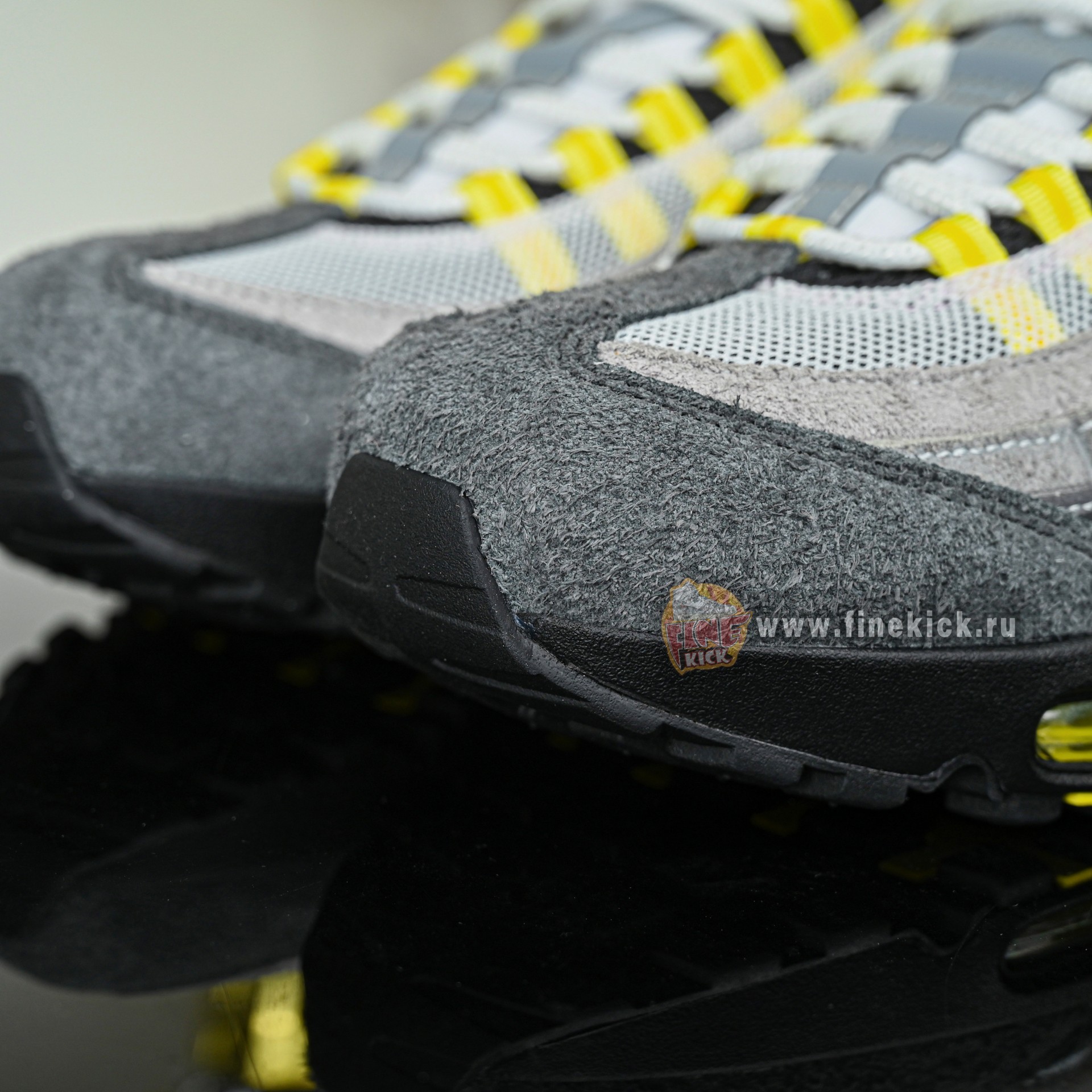 UNDEFEATED x Nike Air Max 95 SP  IB4523-002