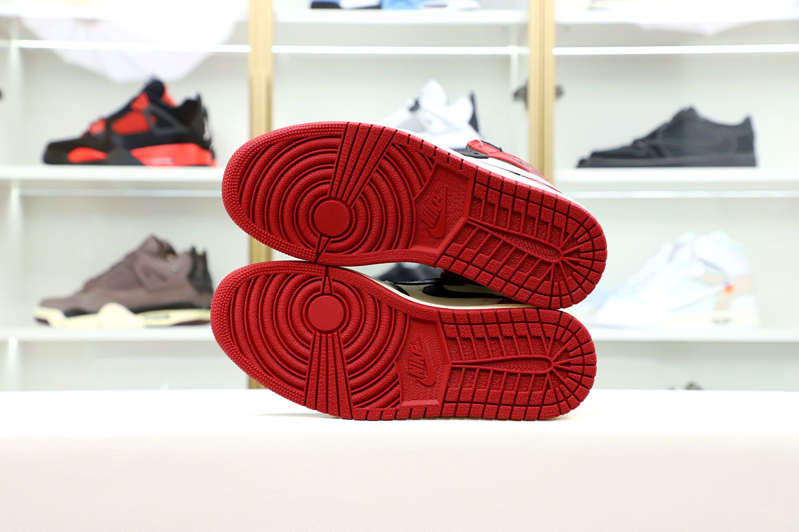 AIR JORDAN 1 RETRO HIGH OG 'BRED TOE'