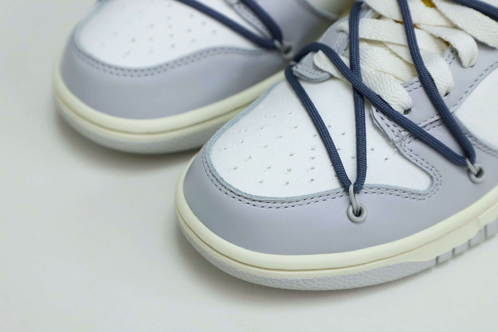 Off-White x Nike Dunk Low