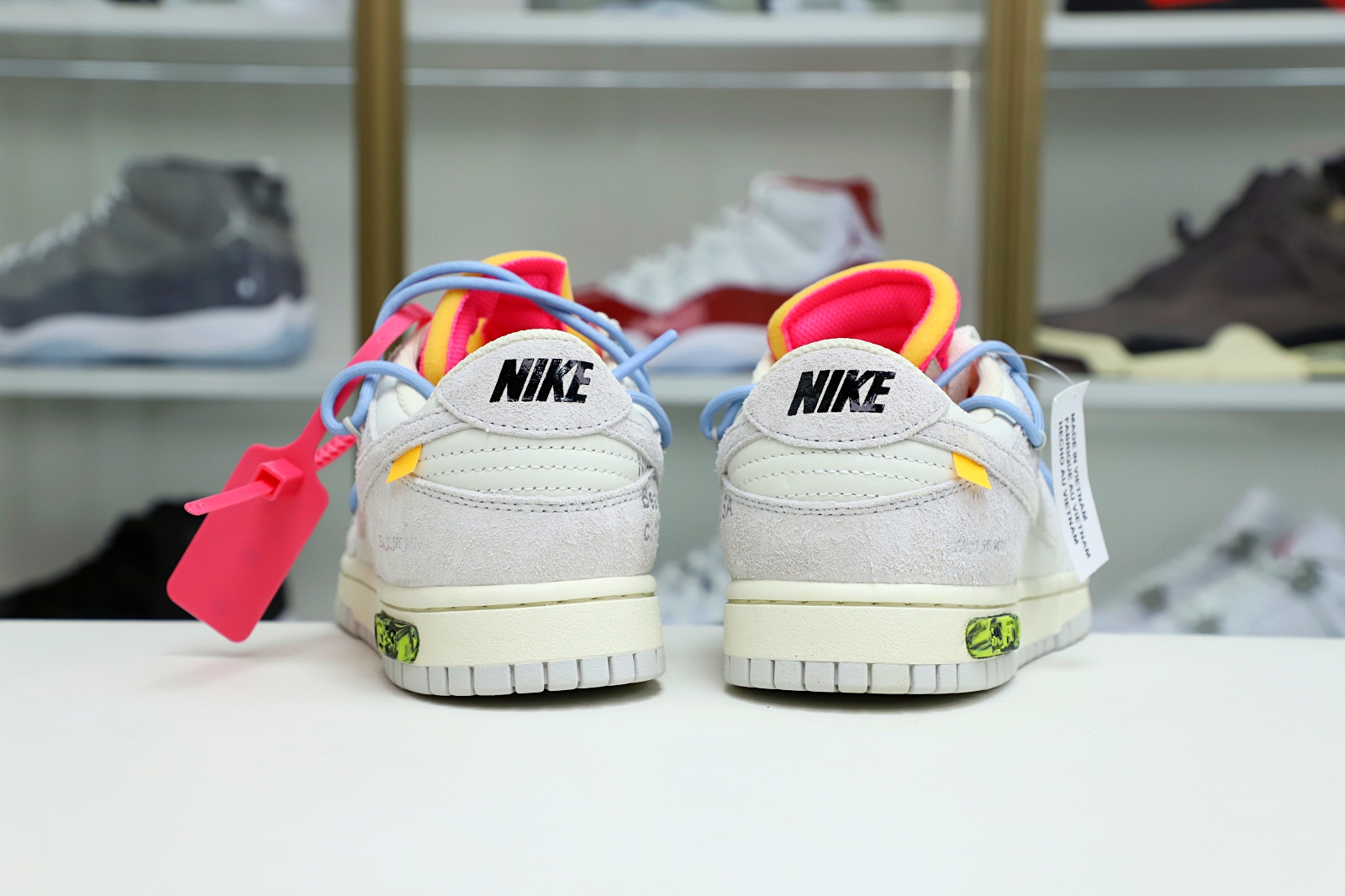 Off-White x Nike Dunk Low 