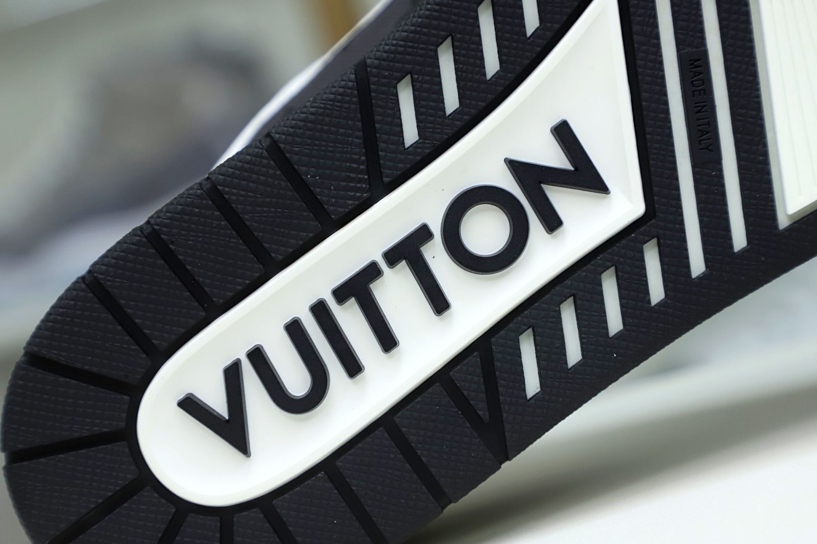 Louis Vuitton  LV   Trainer