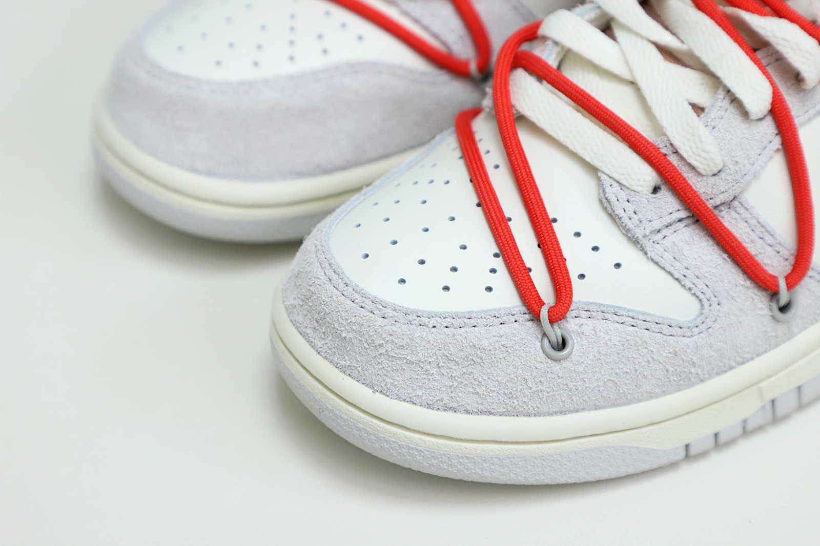 Off-White x Nike Dunk Low 