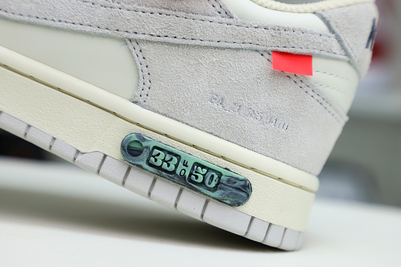 Off-White x Nike Dunk Low 