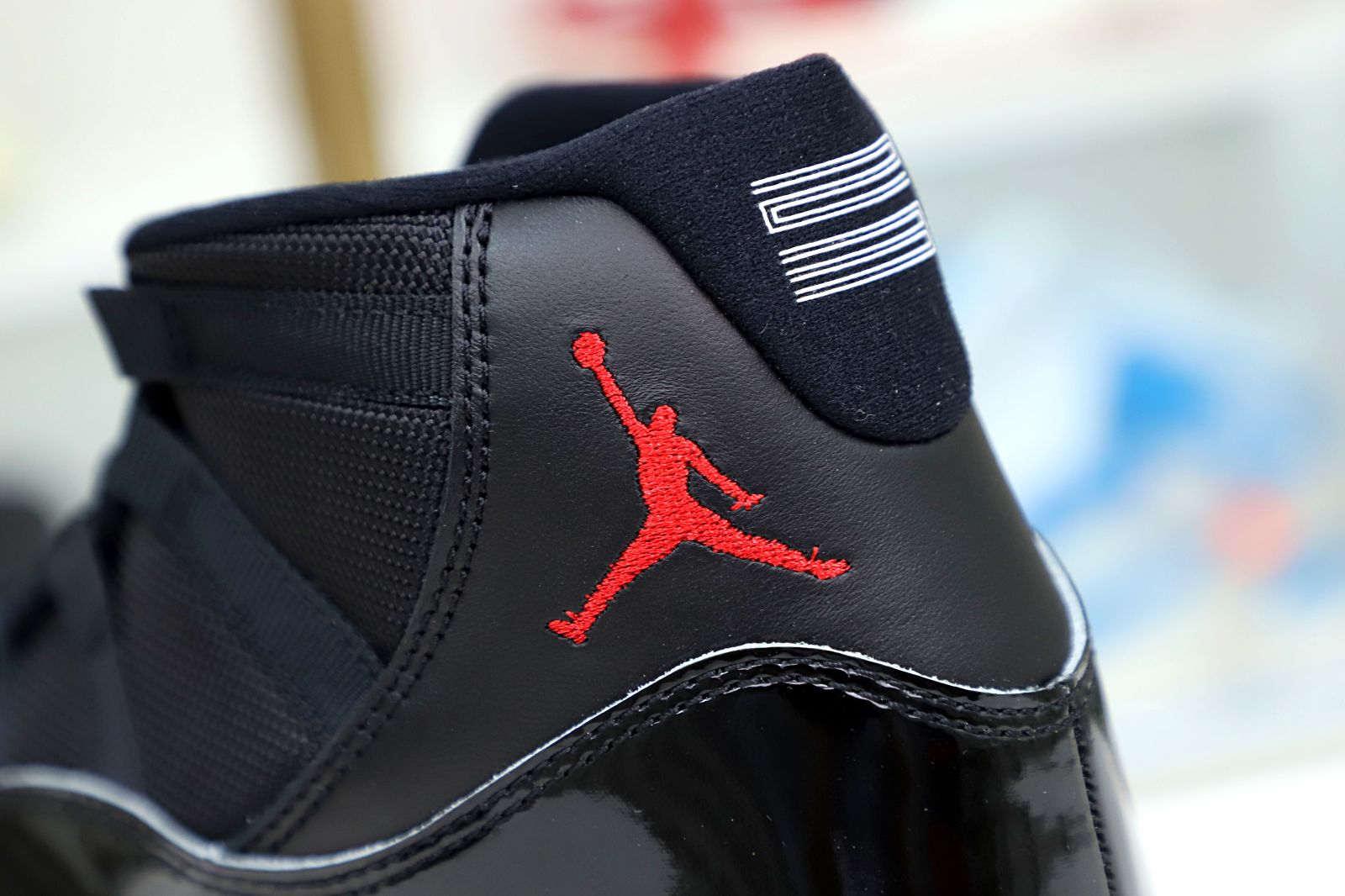 AIR JORDAN 11 RETRO 'BRED' 2019