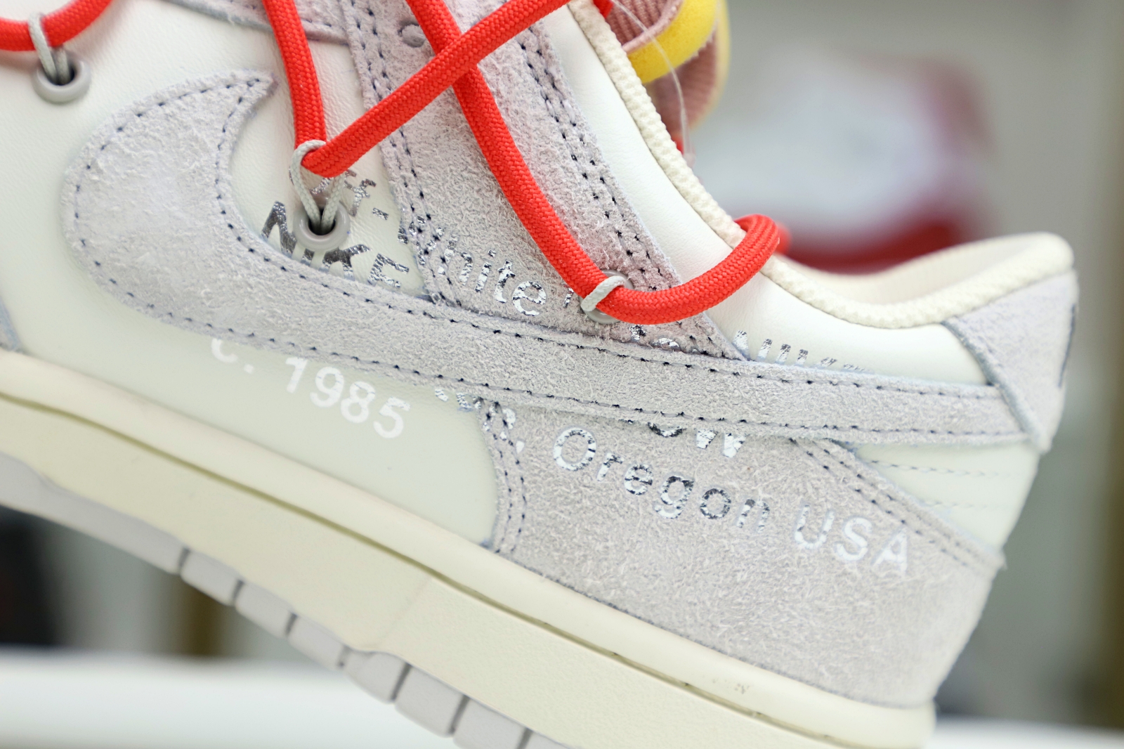 Off-White x Nike Dunk Low 