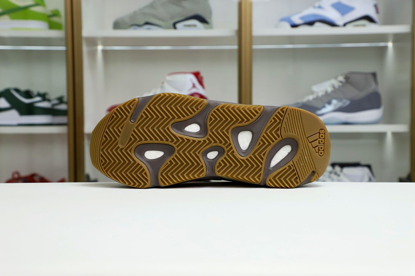 YEEZY BOOST 700 'MAUVE'