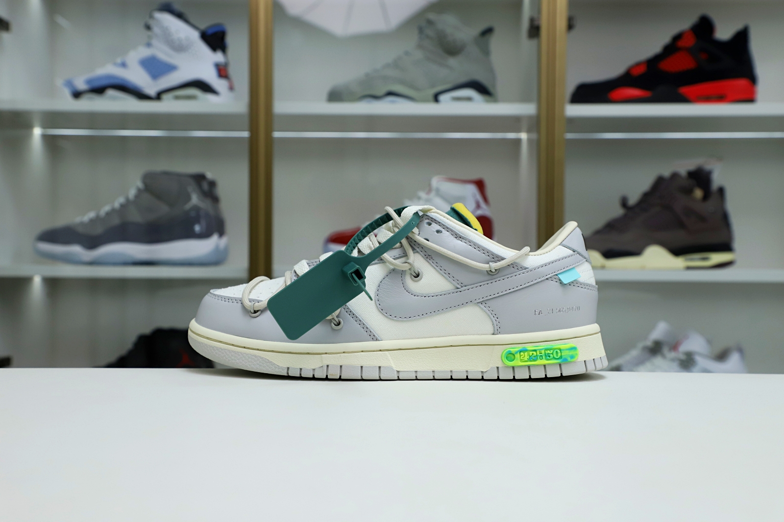 Off-White x Nike Dunk Low 