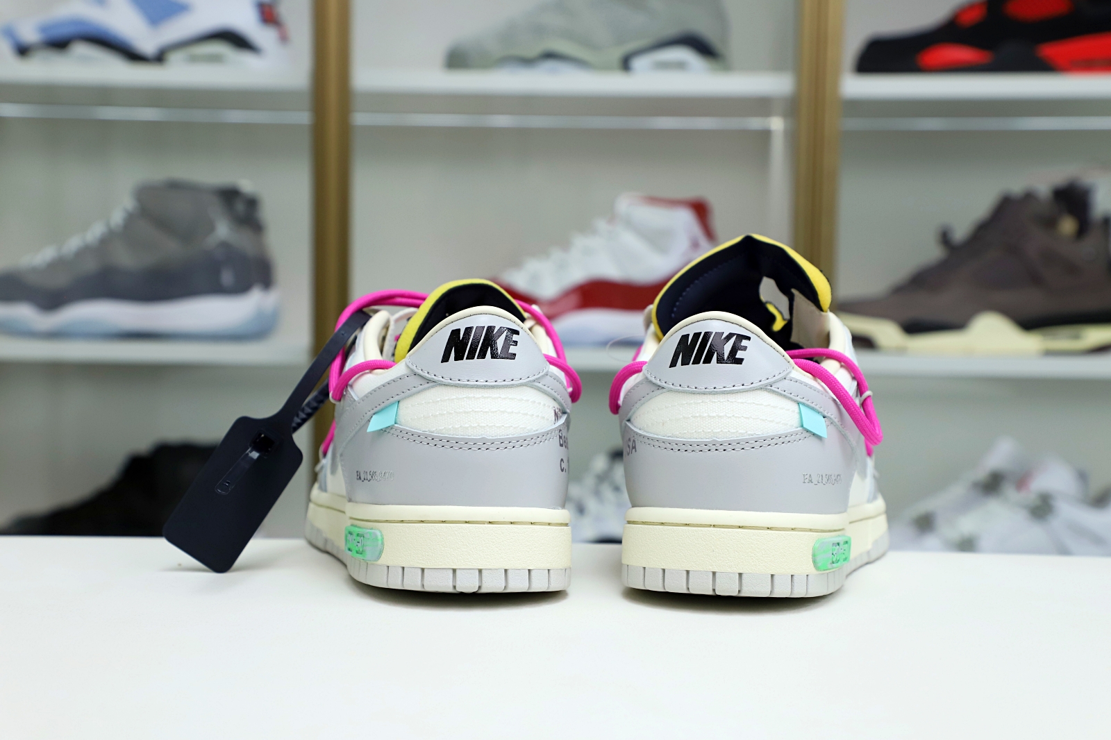 Off-White x Nike Dunk Low 