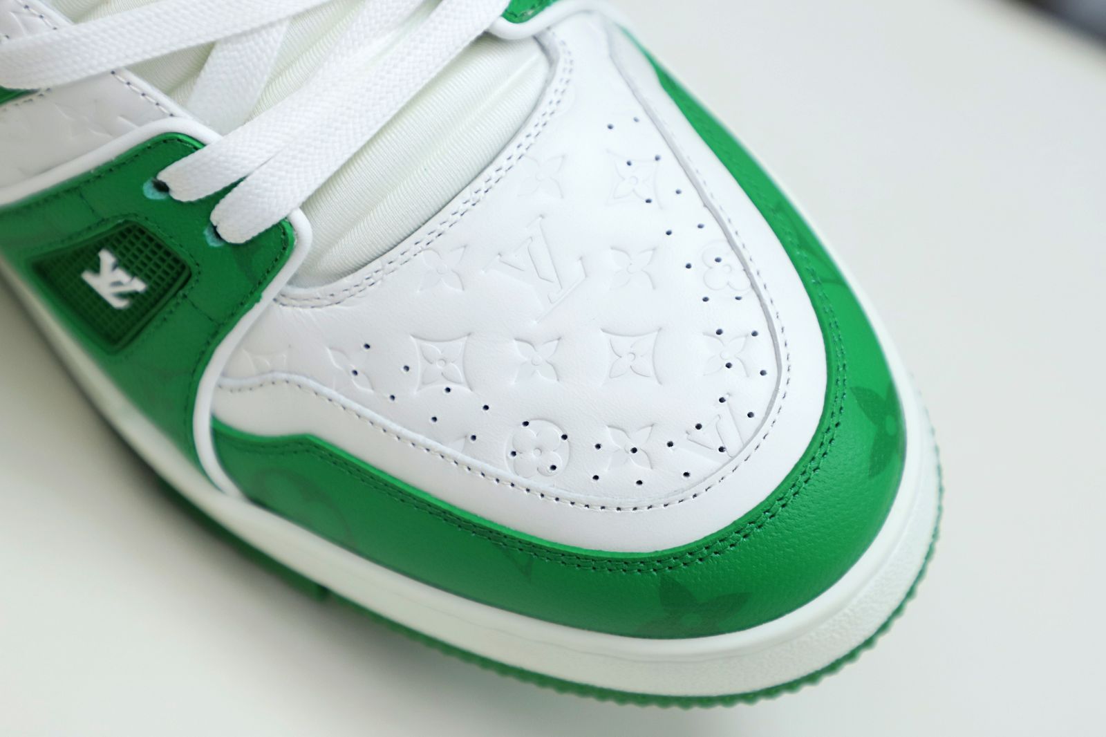 Louis Vuitton  LV   Trainer