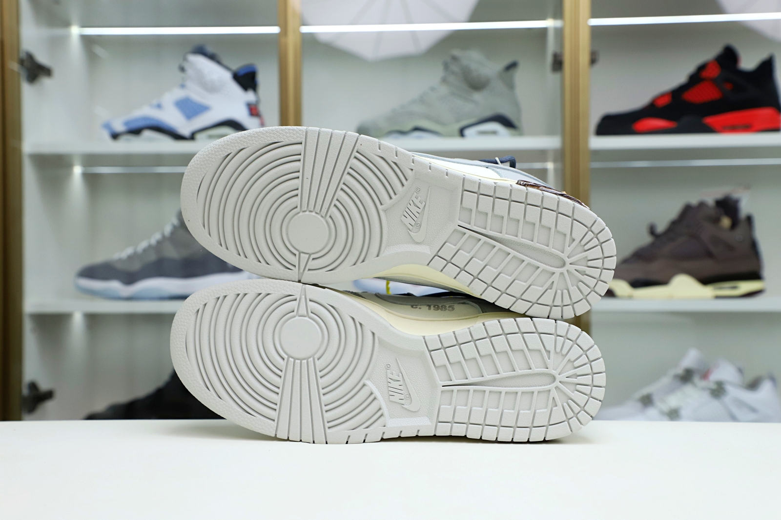 Off-White x Nike Dunk Low