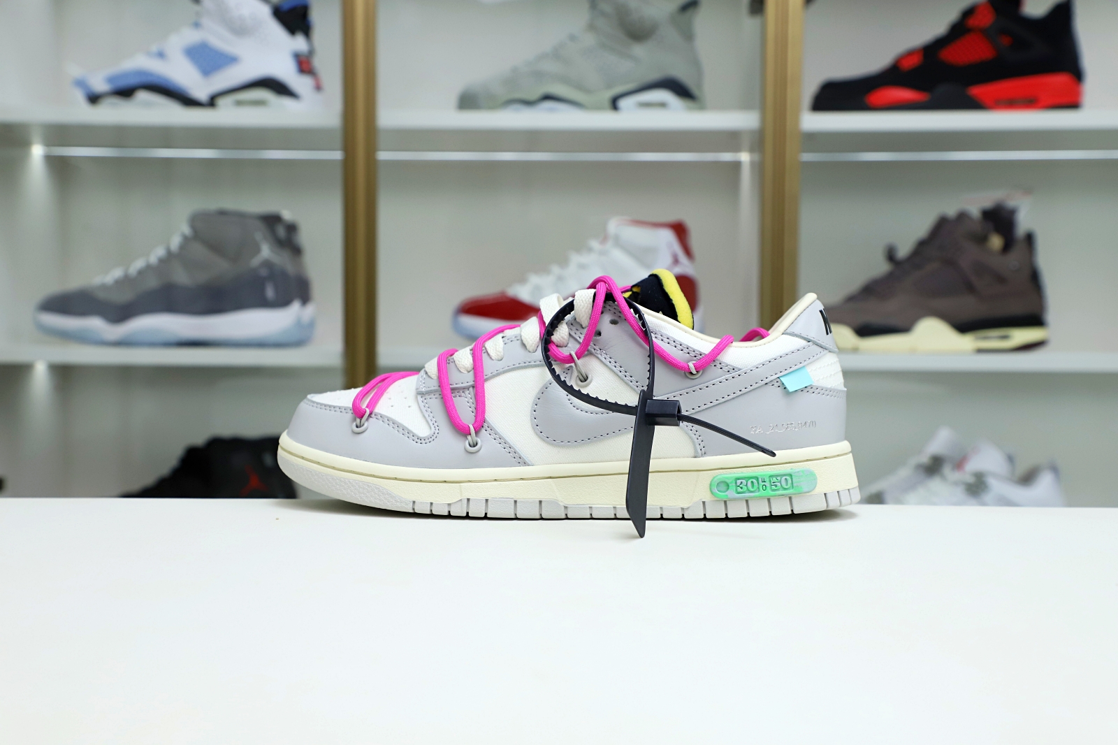 Off-White x Nike Dunk Low 