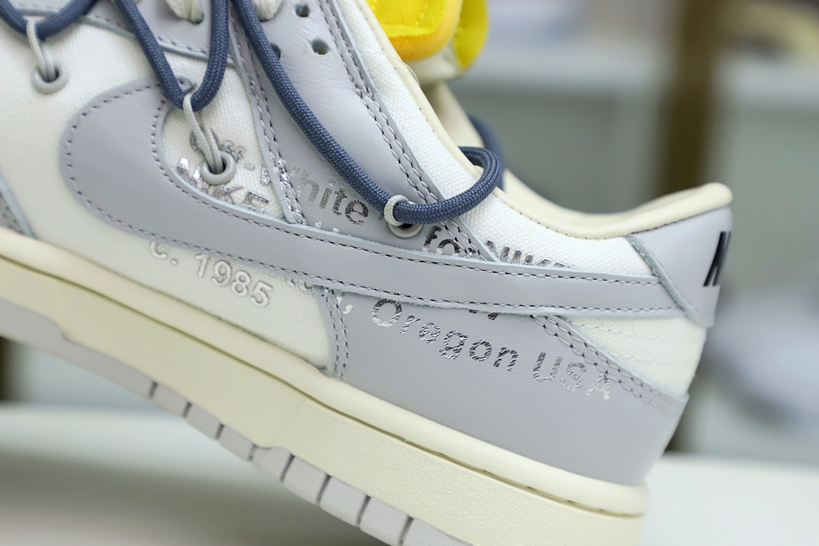 Off-White x Nike Dunk Low