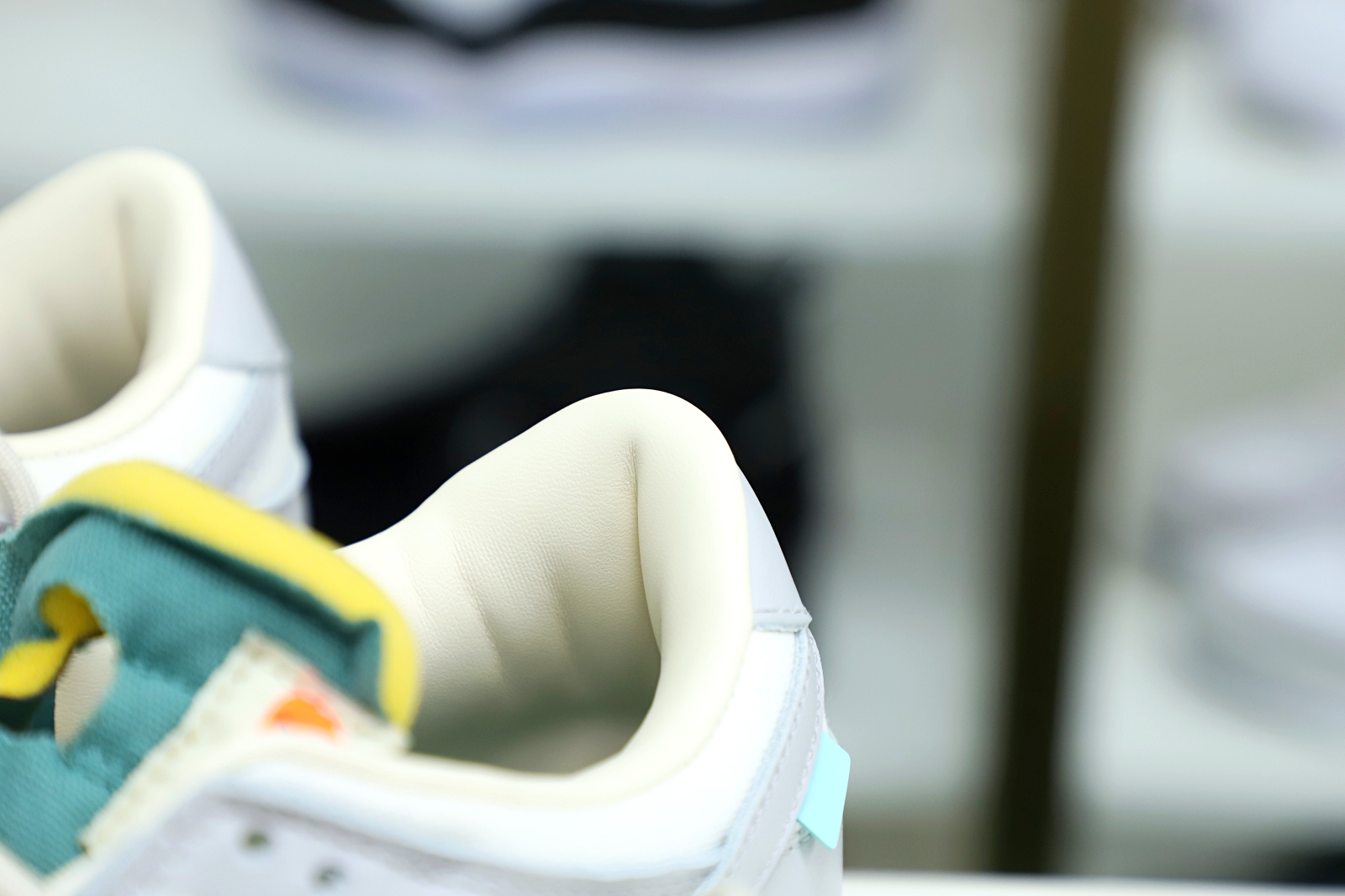 Off-White x Nike Dunk Low 