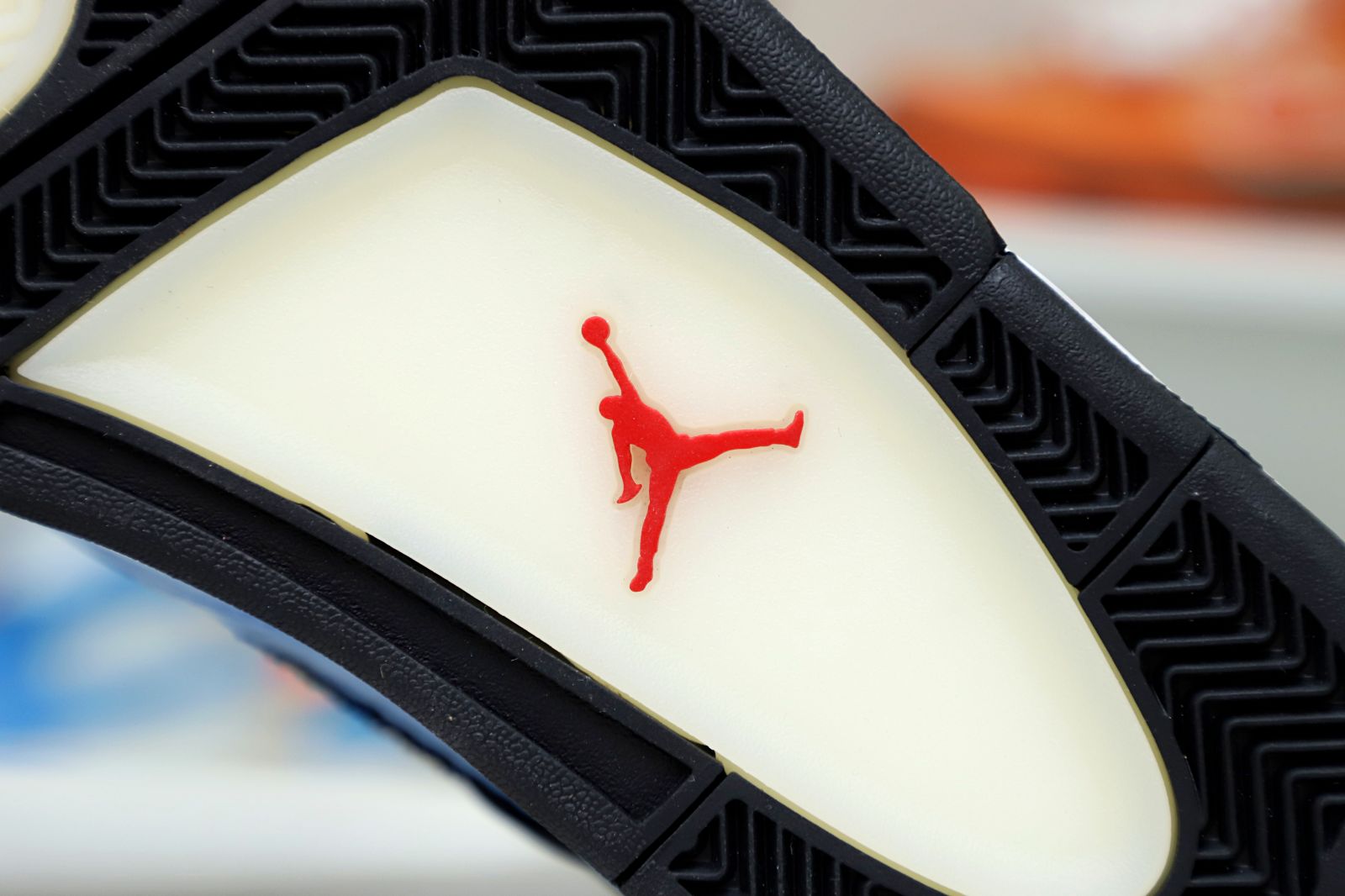 TRAVIS SCOTT X AIR JORDAN 4 RETRO 'CACTUS JACK' FRIENDS & FAMILY