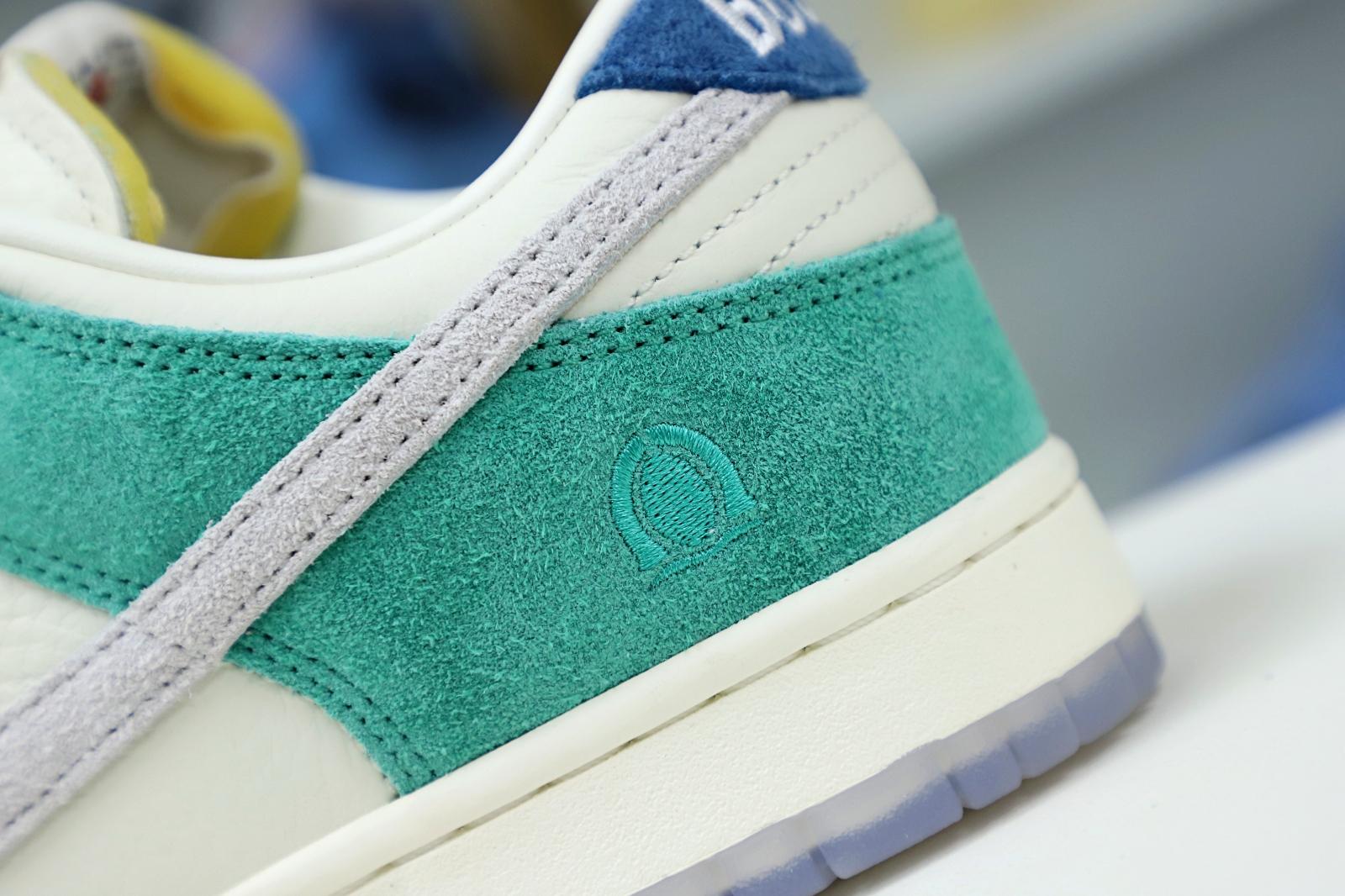 KASINA X DUNK LOW 'ROAD SIGN'