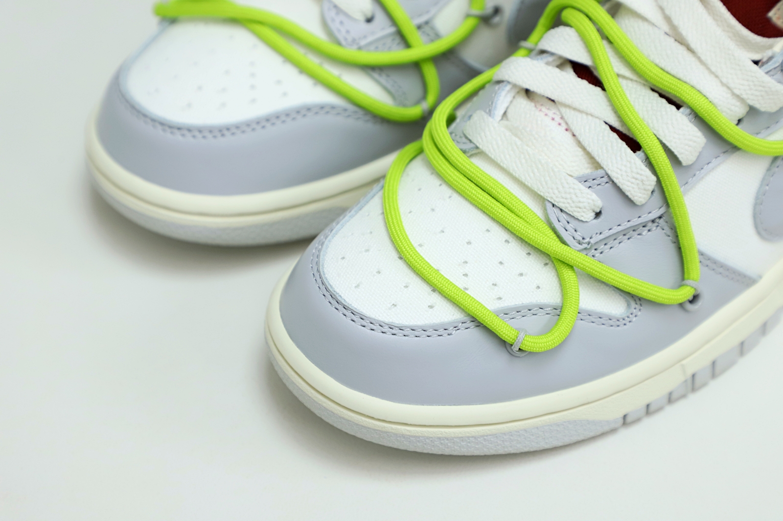 Off-White x Nike Dunk Low 