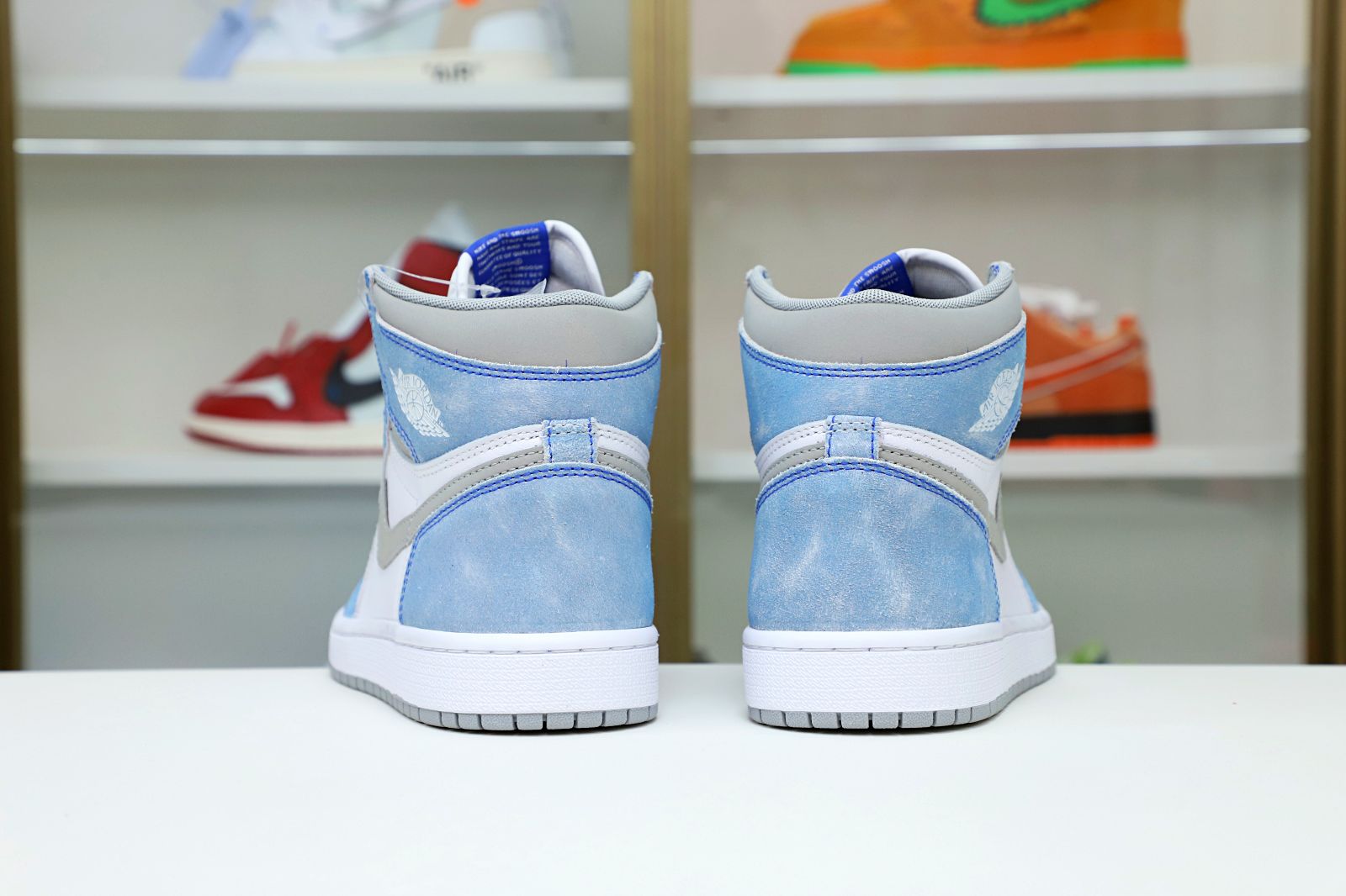 AIR JORDAN 1 RETRO HIGH OG 'HYPER ROYAL'