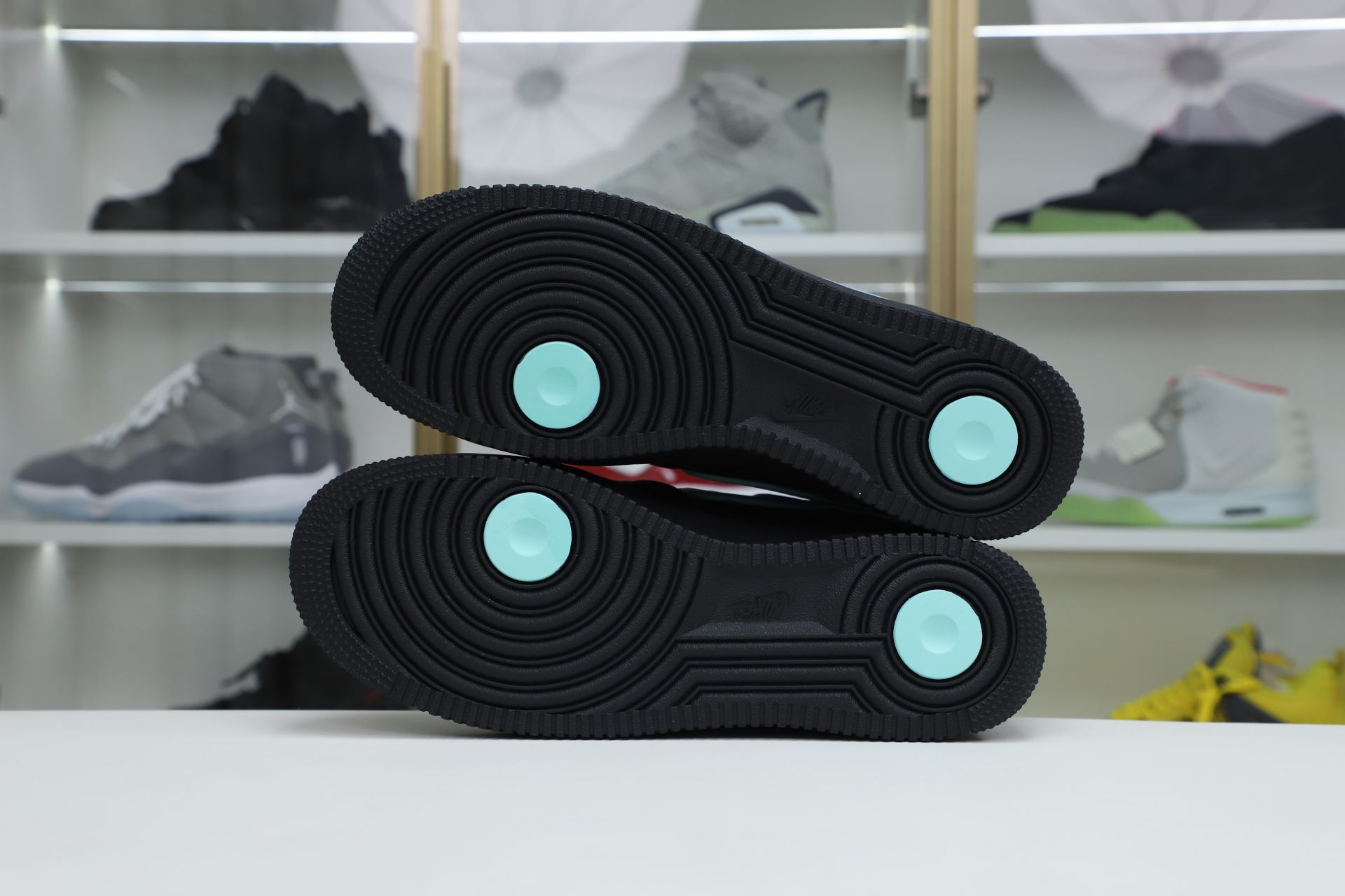 TIFFANY & CO. x Nike Air Force 1 Low 