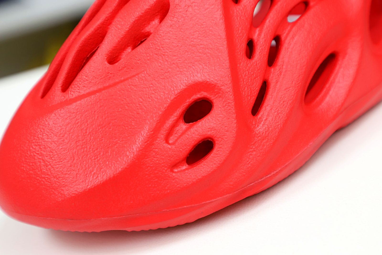 YEEZY FOAM RUNNER 'VERMILION'