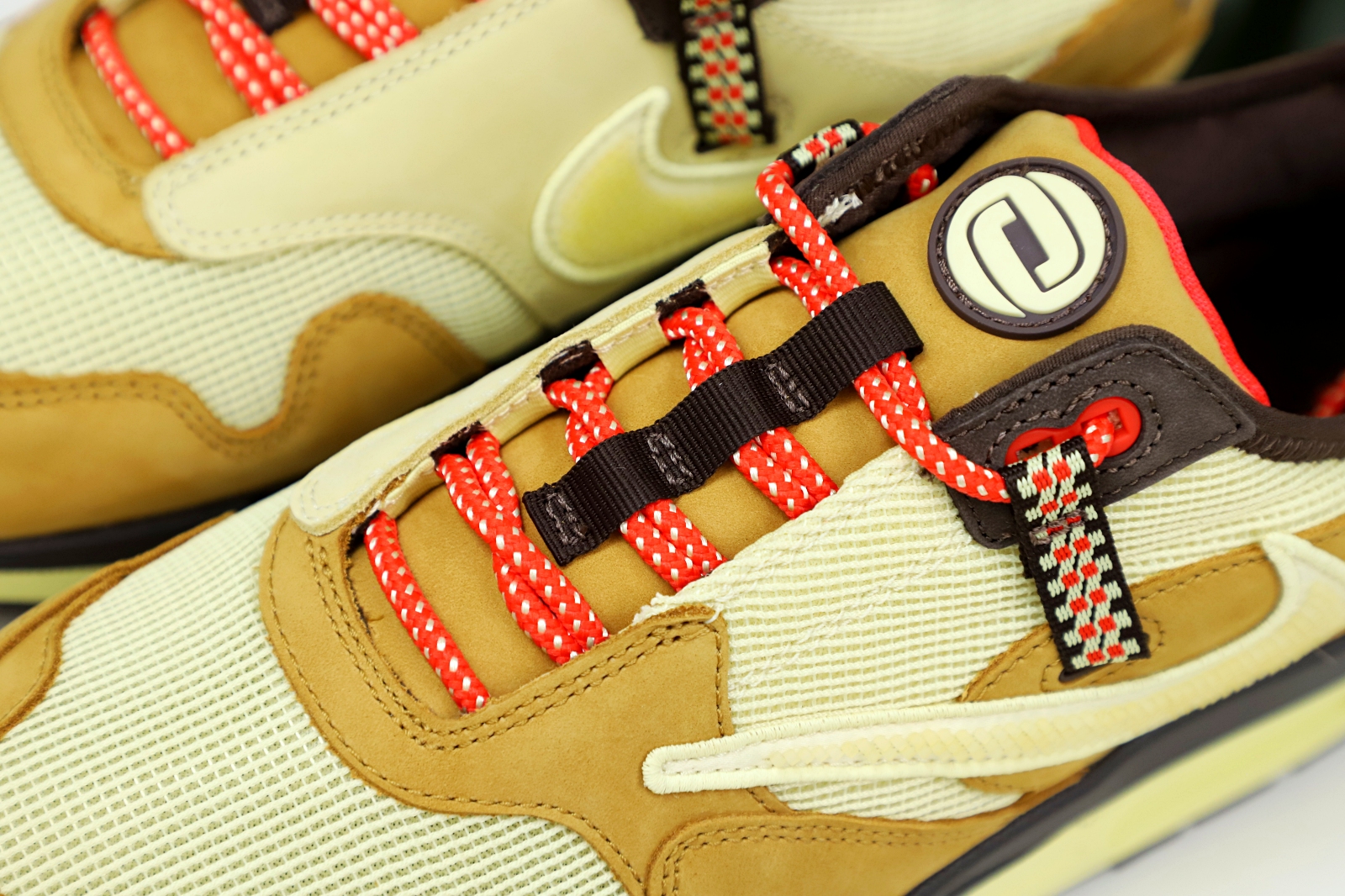 TRAVIS SCOTT NIKE AIR MAX 1 DO9392-701