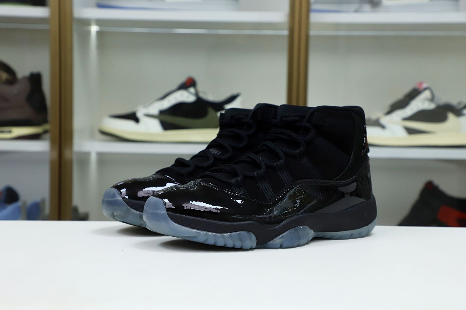 AIR JORDAN 11 RETRO 'CAP AND GOWN'