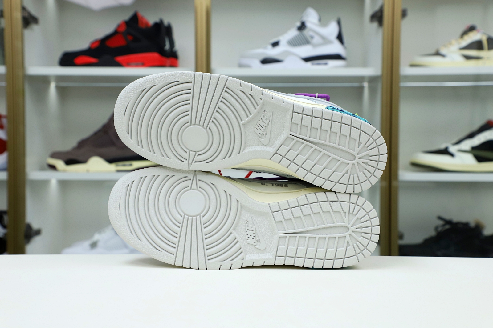 Off-White x Nike Dunk Low 