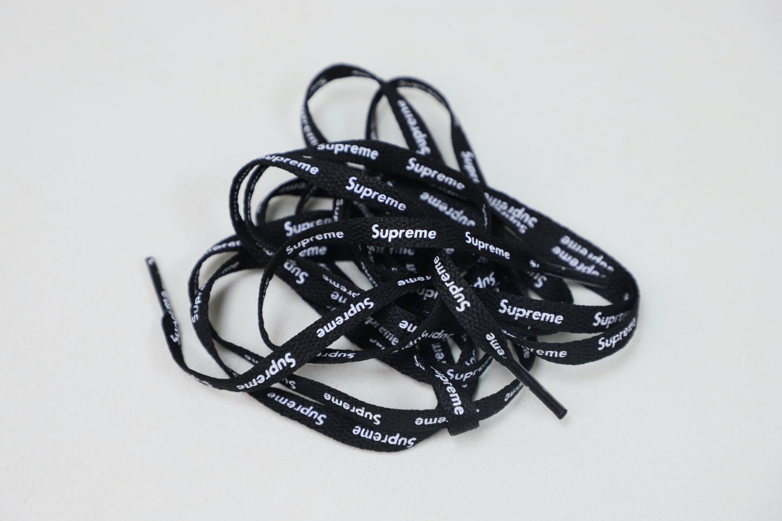 Supreme Nike Air Force 1 Low 