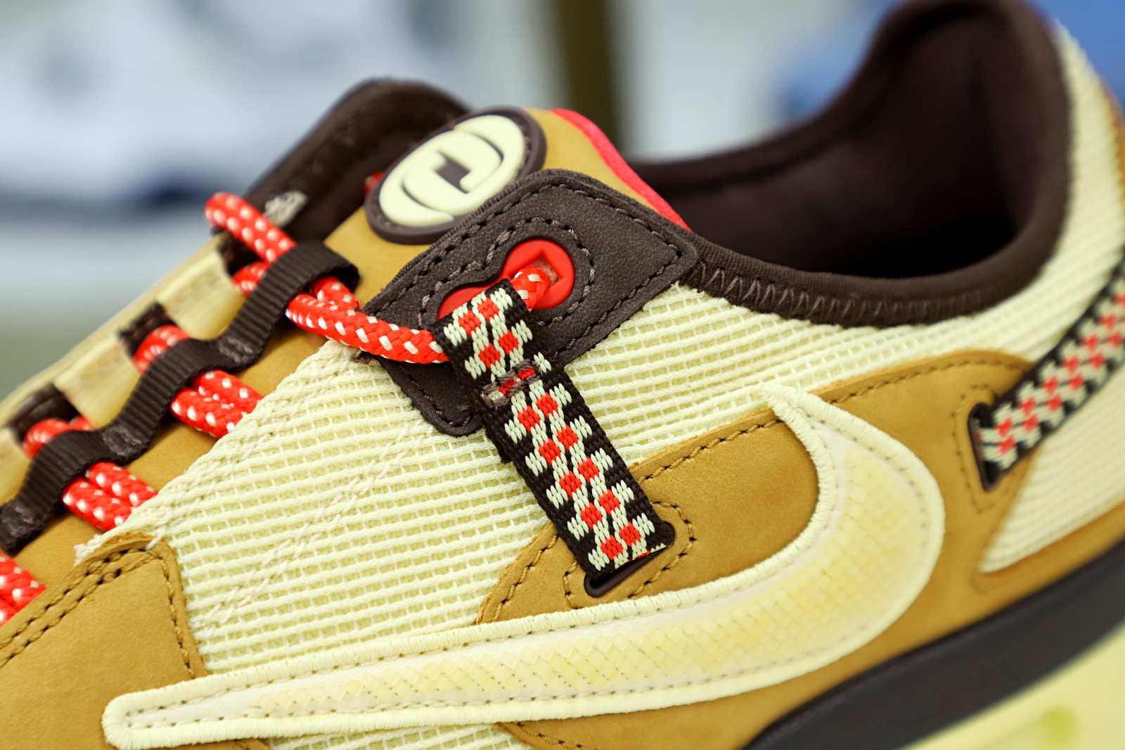 TRAVIS SCOTT NIKE AIR MAX 1 DO9392-701