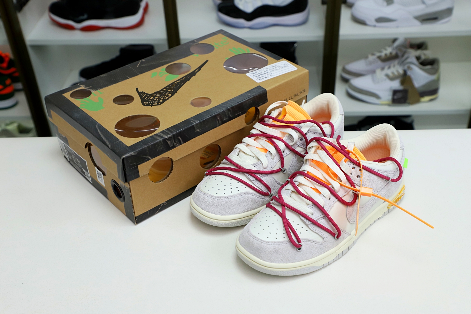 Off-White x Nike Dunk Low 